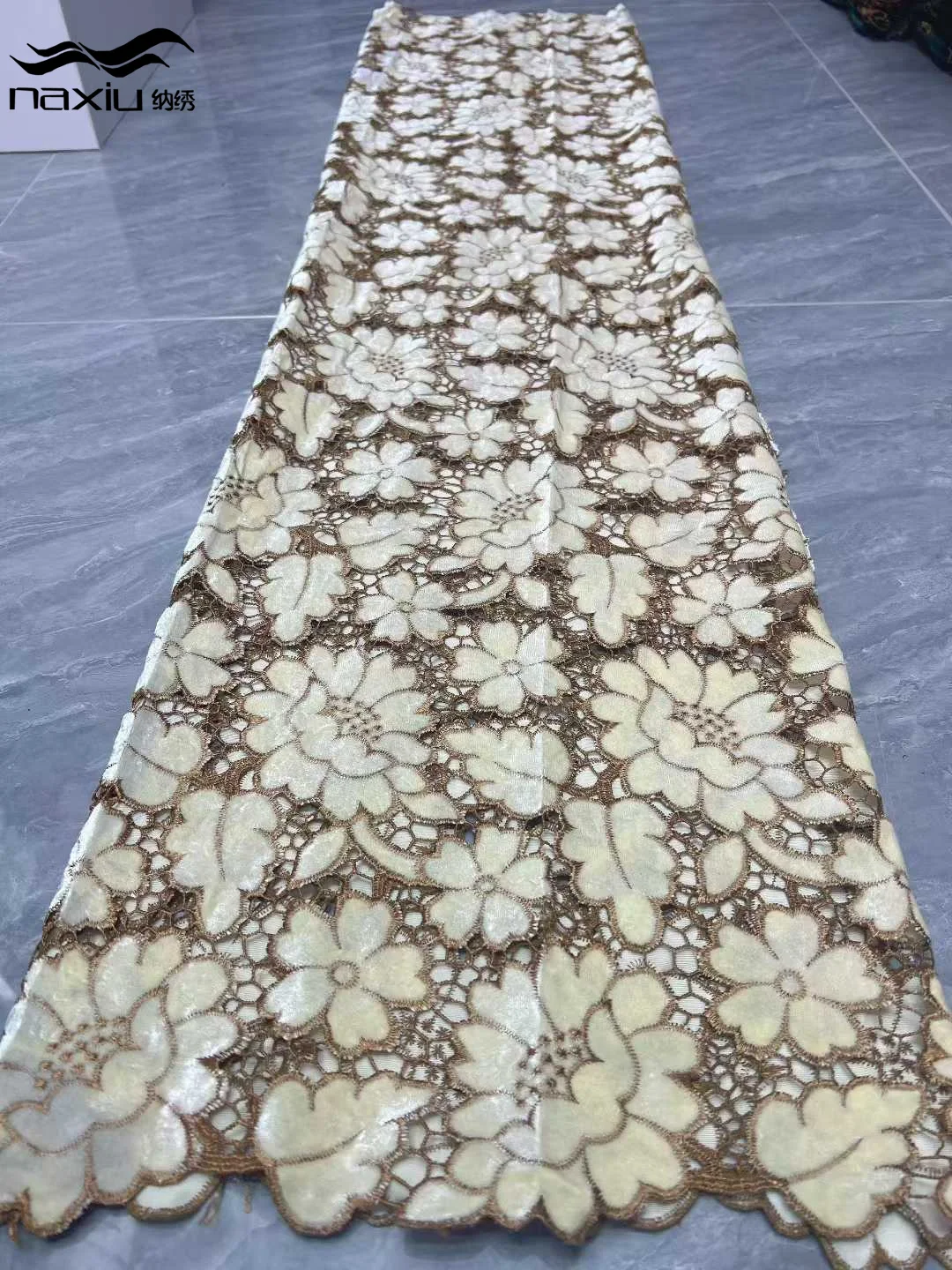 Madison Luxury African Lace Fabric High Quality Lace Fabrics French Velvet Lace Fabric For Nigerian Wedding Dress
Madison Luxury African Lace Fabric High Quality Lace Fabrics French Velvet Lace Fabric For Nigerian Wedding Dress