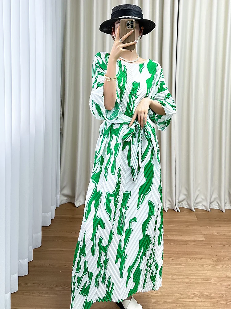 Slimming Print Midi Dr Bla White Loose Fitted Waist Pleated Silk Blend Commute Sle Simple High Waist Chinese Production
Slimming Print Midi Dr Bla White Loose Fitted Waist Pleated Silk Blend Commute Sle Simple High Waist Chinese Production