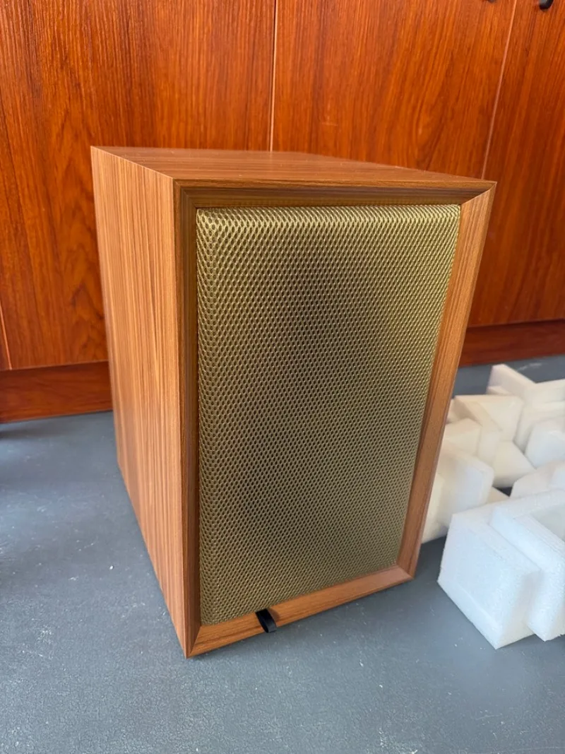 Пустой корпус для HIFI-динамика 6,5 дюймов, полнодиапазонный, для самостоятельной сборки, высококачественный, большой объем, усиленный.
Пустой корпус для HIFI-динамика 6,5 дюймов, полнодиапазонный, для самостоятельной сборки, высококачественный, большой объем, усиленный.