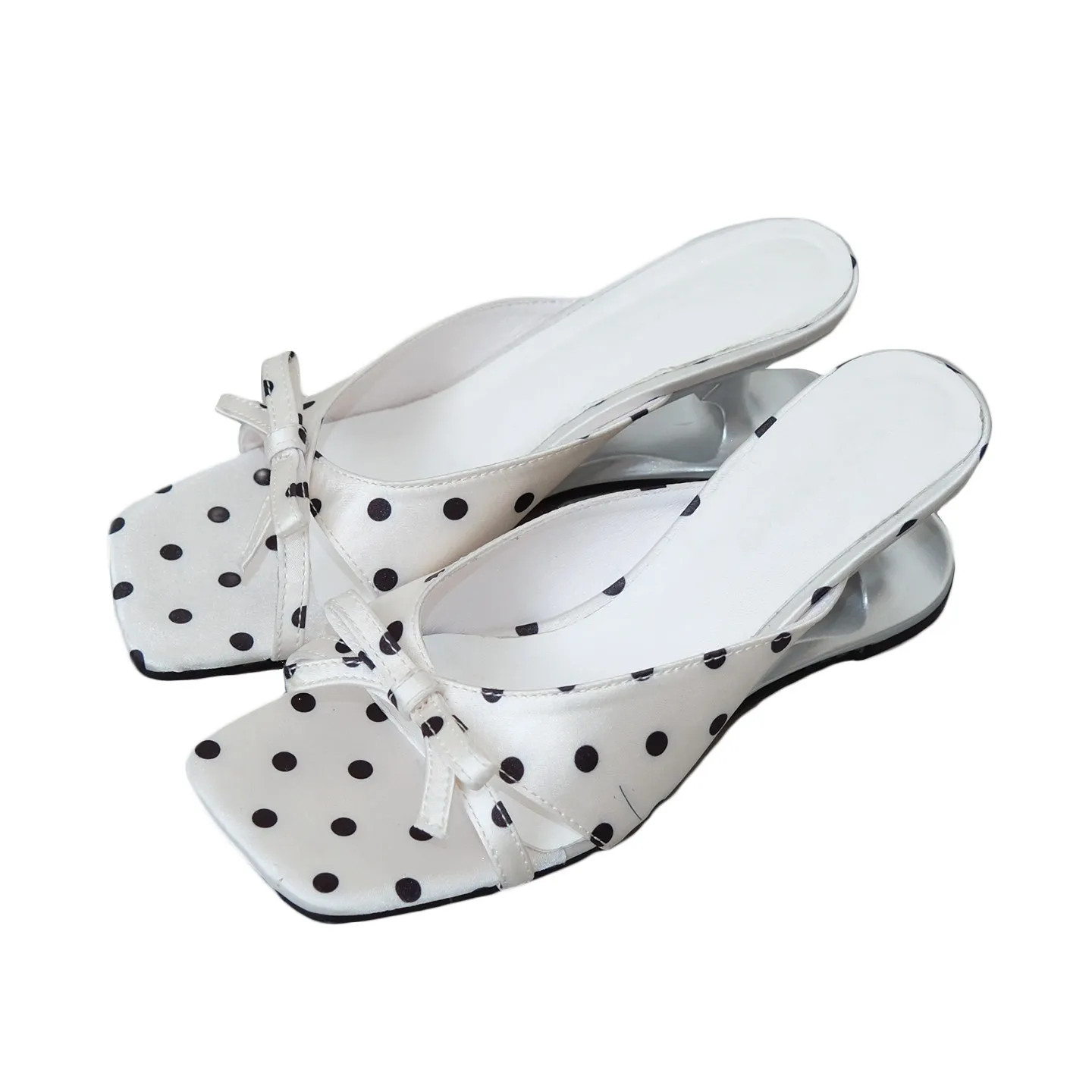 2026 Summer New Women's Fashion Square Toe Flip-Flops Sexy Open Toe Sandals Casual Comfortable Vacation High Heels Selling
2026 Summer New Women's Fashion Square Toe Flip-Flops Sexy Open Toe Sandals Casual Comfortable Vacation High Heels Selling