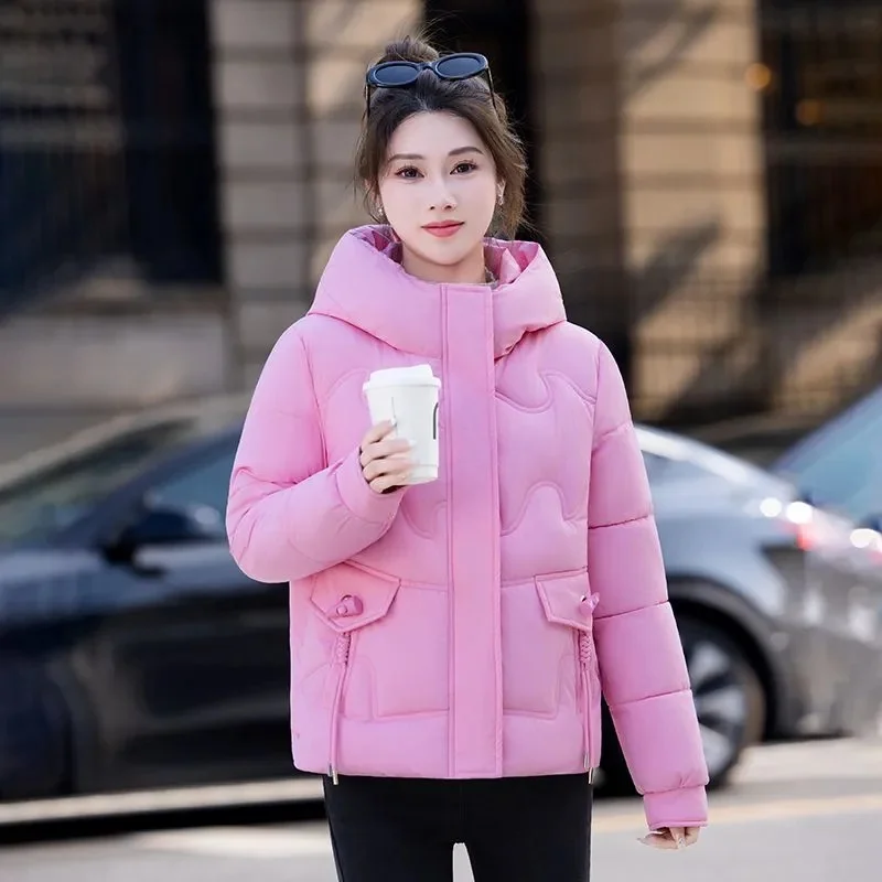 Cotton-Padded Jackets Women's Parkas Winter 2026 New Short Warm Cotton Padded Coat Western Style Outerwear Hooded Femme Overcoat
Cotton-Padded Jackets Women's Parkas Winter 2026 New Short Warm Cotton Padded Coat Western Style Outerwear Hooded Femme Overcoat