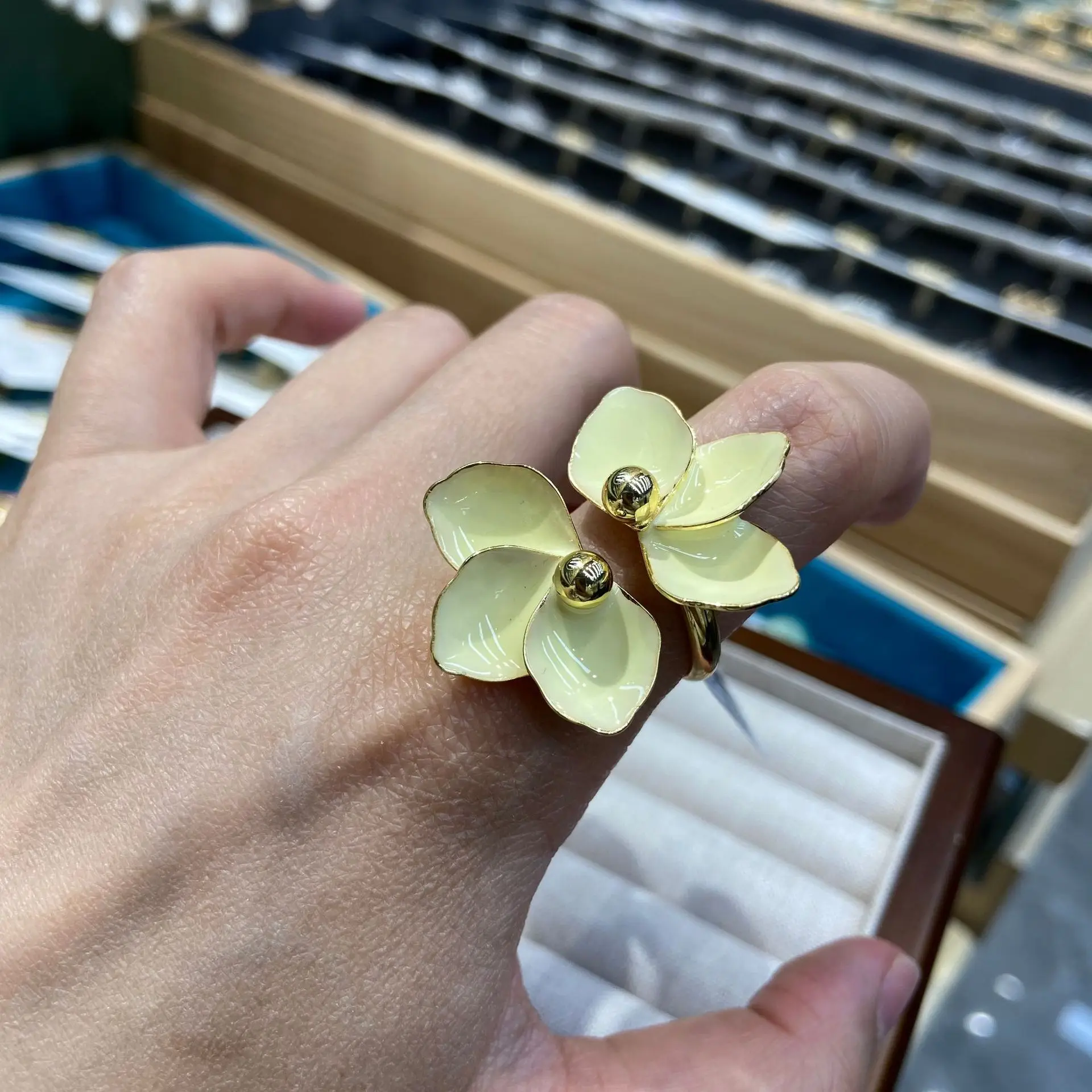 flower opening ring for women sweet jewelry
flower opening ring for women sweet jewelry