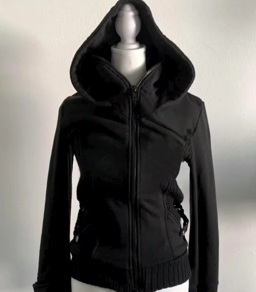 Черная готическая толстовка с капюшоном, женская однотонная тонкая винтажная толстовка в стиле ретро 90-х годов, универсальная модная повседневная толстовка
Черная готическая толстовка с капюшоном, женская однотонная тонкая винтажная толстовка в стиле ретро 90-х годов, универсальная модная повседневная толстовка