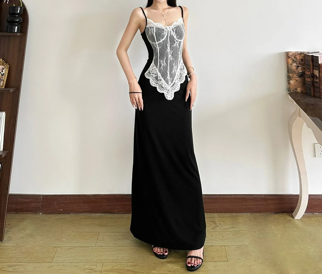 2026 Summer New Retro Lace Splicing Temperament Black Suspender Dress Women
2026 Summer New Retro Lace Splicing Temperament Black Suspender Dress Women