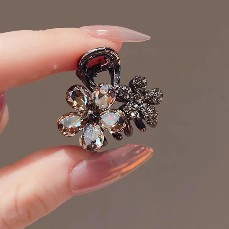 Small Crystal-Encrusted Shark Clip - Alloy Mini Claw Clip for Elegant Updos | minimalist Hair Accessory for Fine Hair
Small Crystal-Encrusted Shark Clip - Alloy Mini Claw Clip for Elegant Updos | minimalist Hair Accessory for Fine Hair