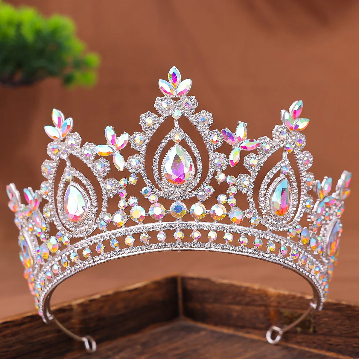 Luxury AB Color Rhinestone Bridal Tiaras Crowns Baroque Crystal Pageant Diadem Bride Headbands Wedding Hair Jewelry Accessories
Luxury AB Color Rhinestone Bridal Tiaras Crowns Baroque Crystal Pageant Diadem Bride Headbands Wedding Hair Jewelry Accessories