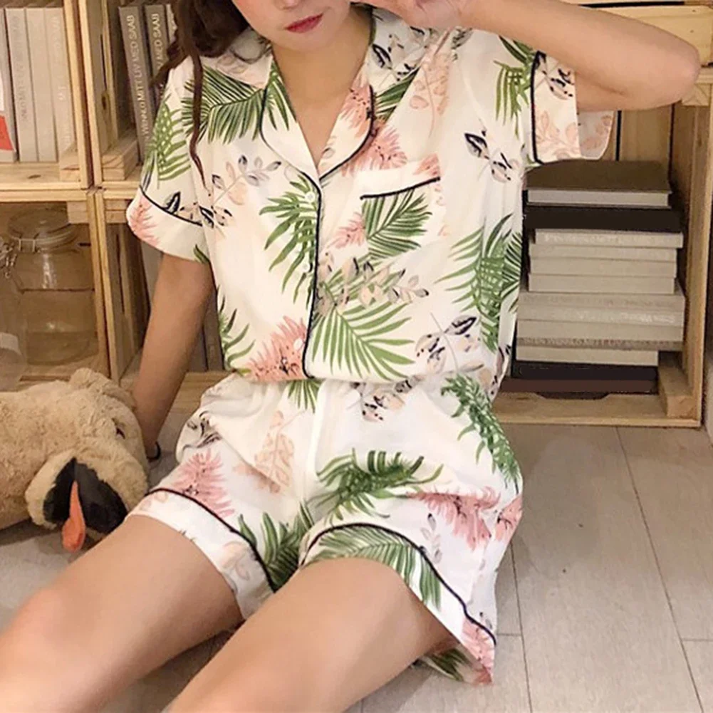 Womens Short-sleeved Printed Pajamas Fashion Sweet Cute Home Clothes Set Flirty Casuals Camis Top And Shorts Sets Loungewear
Womens Short-sleeved Printed Pajamas Fashion Sweet Cute Home Clothes Set Flirty Casuals Camis Top And Shorts Sets Loungewear