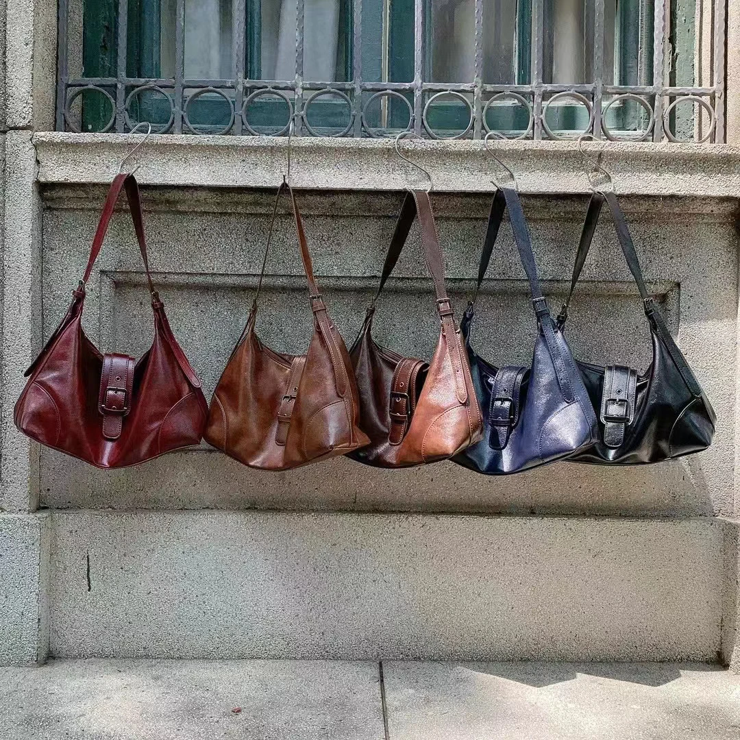 Женская сумка в стиле ретро, новинка 2024, новинка Sle под мышками, маленькая сумка через плечо Moon ape на одно плечо, кожаная сумка-тоут Quali
Женская сумка в стиле ретро, новинка 2024, новинка Sle под мышками, маленькая сумка через плечо Moon ape на одно плечо, кожаная сумка-тоут Quali