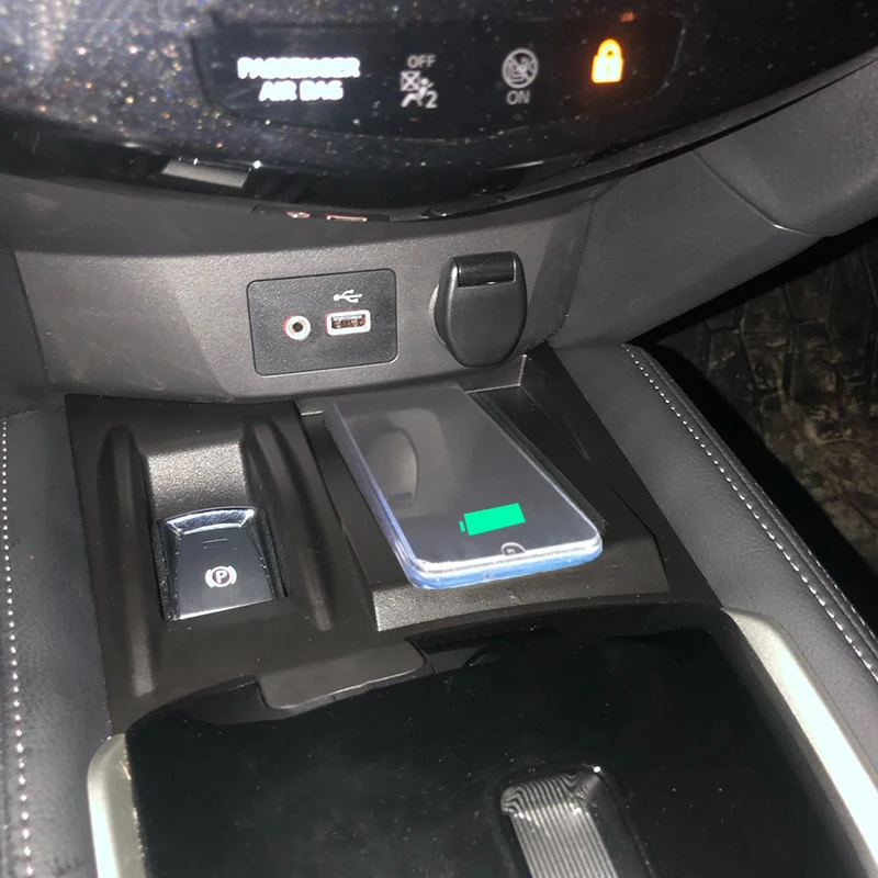 15W Car wireless charger fast charger phone charger charging pad panel for Nissan X-Trail T32 Qashqai J11 2014-2021 accessories
15W Car wireless charger fast charger phone charger charging pad panel for Nissan X-Trail T32 Qashqai J11 2014-2021 accessories