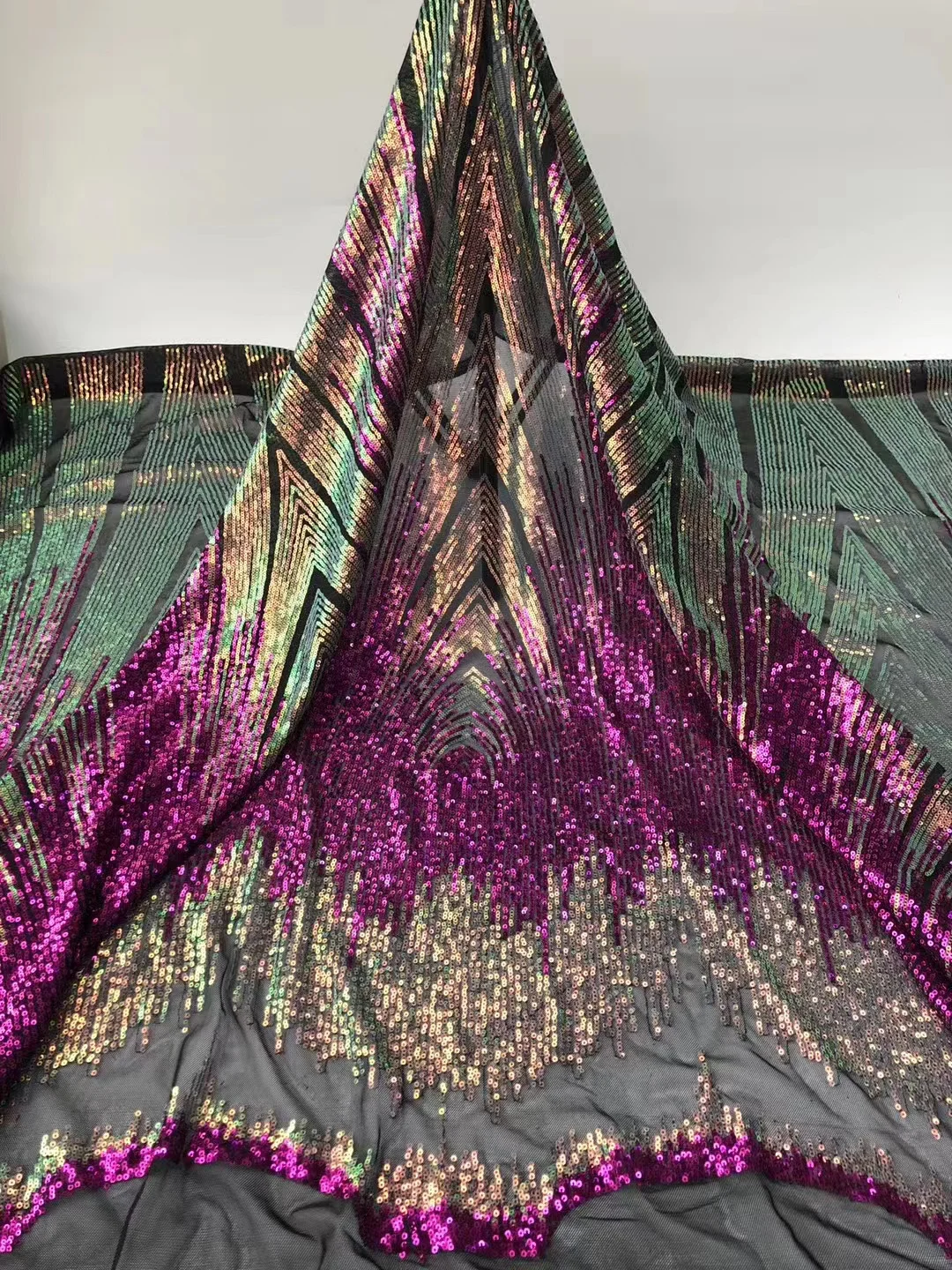 African 2022 Fashion Wine Red Sequin Tulle Lace French High Quality Tulle Embroidered Fabric Nigeria For Bride Party Dress Sew
African 2022 Fashion Wine Red Sequin Tulle Lace French High Quality Tulle Embroidered Fabric Nigeria For Bride Party Dress Sew