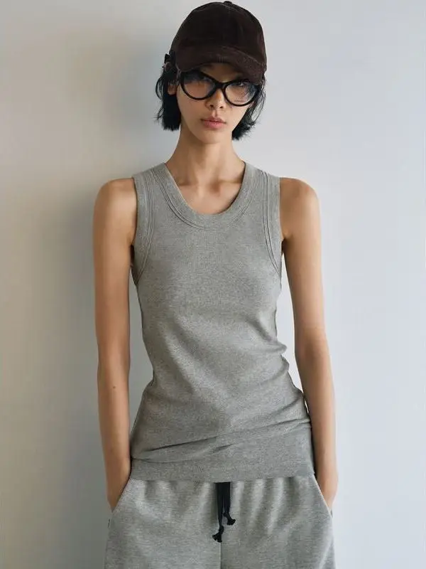 Базовый повседневный универсальный эластичный топ Slim Fit Svel Vest Hello September V9407, женский модный весенний однотонный топ
Базовый повседневный универсальный эластичный топ Slim Fit Svel Vest Hello September V9407, женский модный весенний однотонный топ
