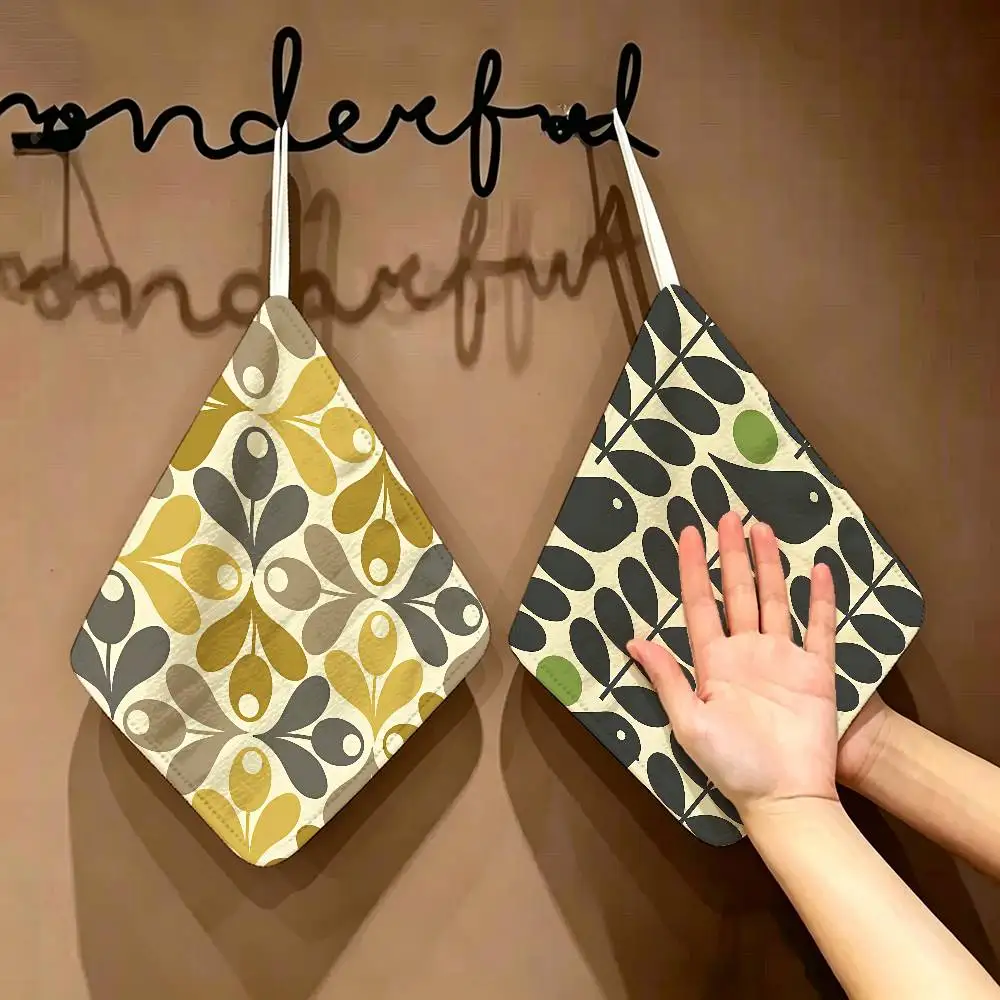 Orla Kiely Leaf Flower Household Hanging Towel, Polyester Cotton Hand Wiping Towel, Sturdy For Bathroom Bedroom
Orla Kiely Leaf Flower Household Hanging Towel, Polyester Cotton Hand Wiping Towel, Sturdy For Bathroom Bedroom