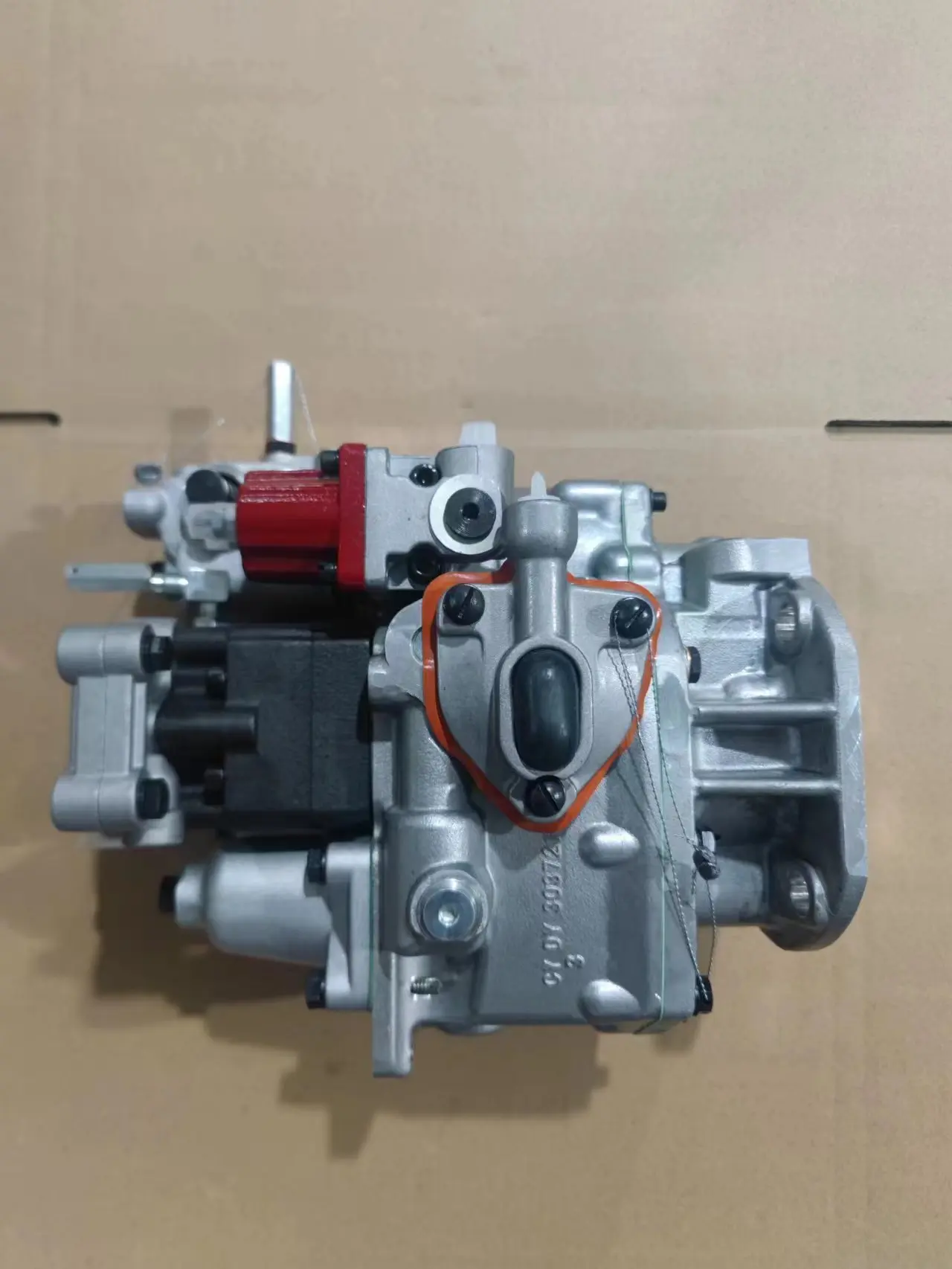 New PT Fuel Injection Pump For Cummins K38 KTA38 QSK38 3075527 3080584 Excavator Engine Replacement Parts
New PT Fuel Injection Pump For Cummins K38 KTA38 QSK38 3075527 3080584 Excavator Engine Replacement Parts