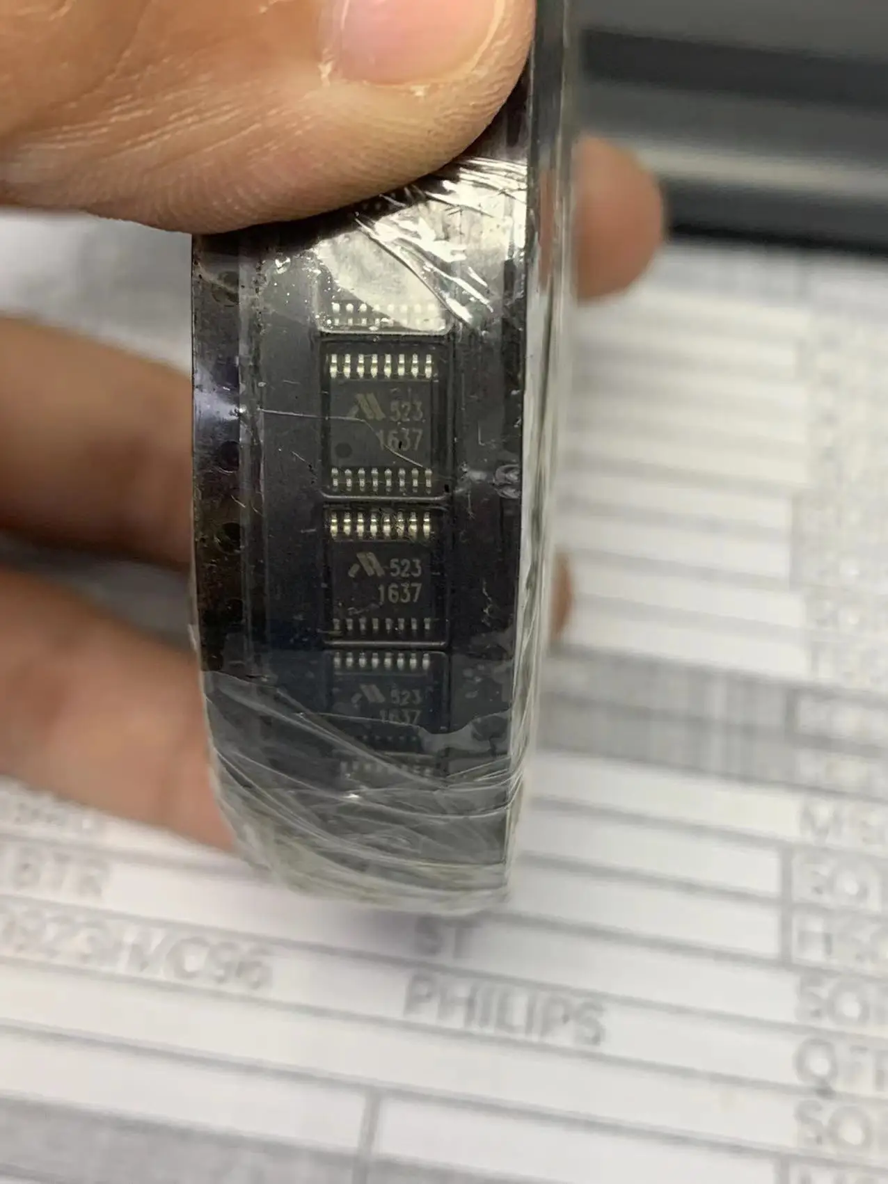 1637 (1pcs)Electronic Component Chip IC Integrated Circuit Spot
1637 (1pcs)Electronic Component Chip IC Integrated Circuit Spot