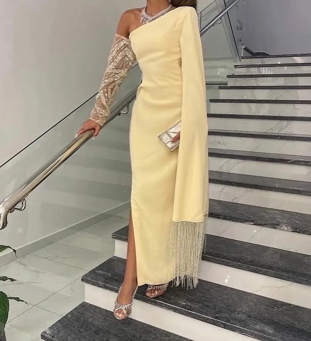 Customized Sequin Evening Dress Women Tassel Long Sleeve Prom Party Gowns Yellow Front Split Formal Occasion Gown
Customized Sequin Evening Dress Women Tassel Long Sleeve Prom Party Gowns Yellow Front Split Formal Occasion Gown