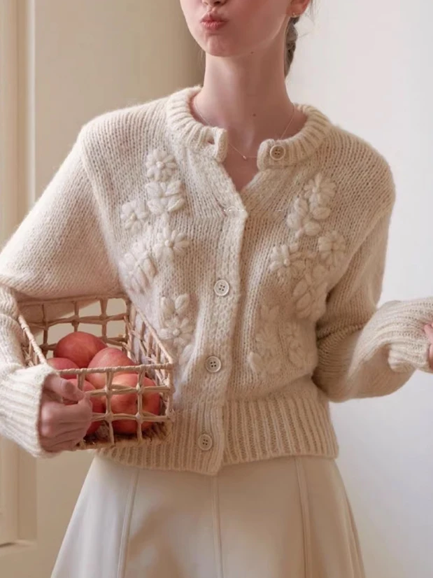 Korean Sle High-End Sweater Jaet Women's New Sweet 3D Flower round Ne Knitted Open Cardigan Top for Autumn Season
Korean Sle High-End Sweater Jaet Women's New Sweet 3D Flower round Ne Knitted Open Cardigan Top for Autumn Season