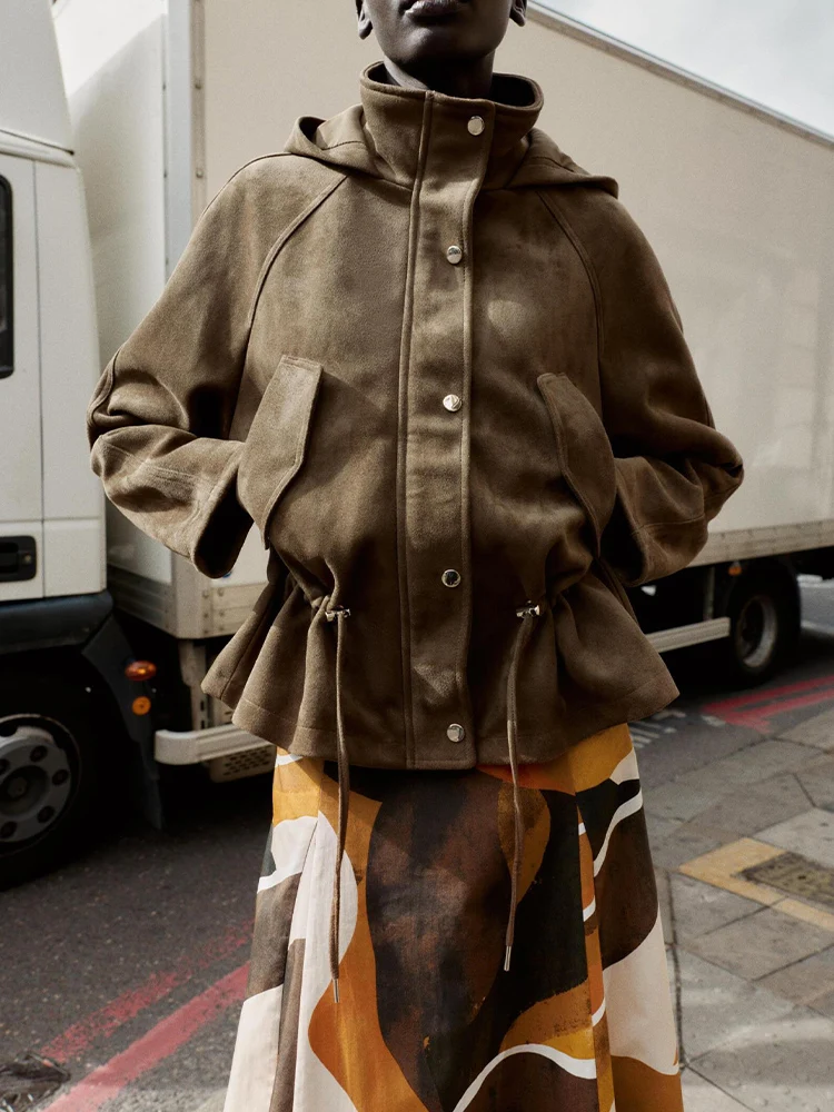 Европейская и американская женская осенне-зимняя высококачественная куртка с капюшоном и воротником-стойкой в стиле ретро, пальто из флисовой ткани на шнурке
Европейская и американская женская осенне-зимняя высококачественная куртка с капюшоном и воротником-стойкой в стиле ретро, пальто из флисовой ткани на шнурке