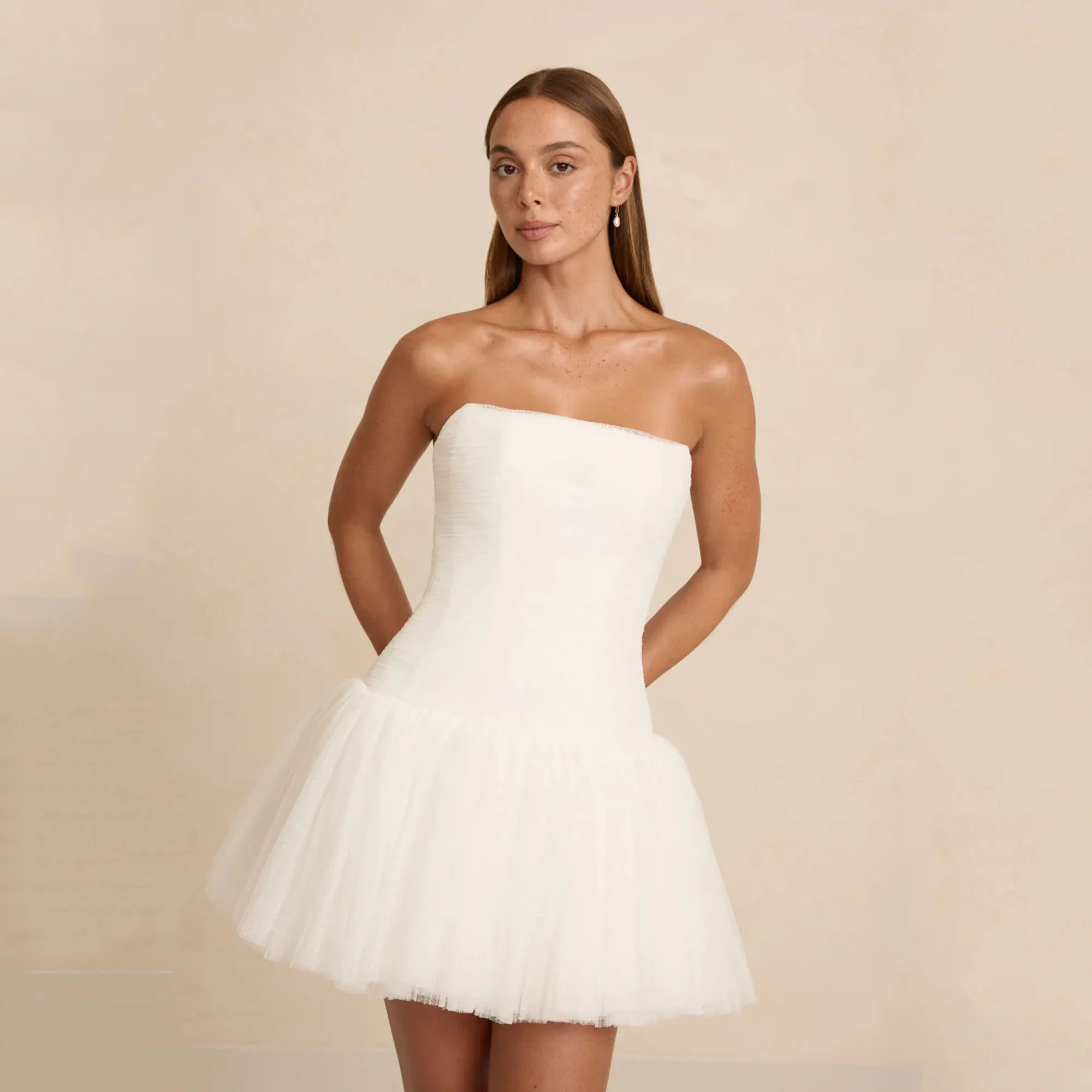 Simple Tulle Wedding Dresses A-Line Strapless Sexy Elegant Party Dress 2026 Sleeveless vestido de noiva curto Customized
Simple Tulle Wedding Dresses A-Line Strapless Sexy Elegant Party Dress 2026 Sleeveless vestido de noiva curto Customized