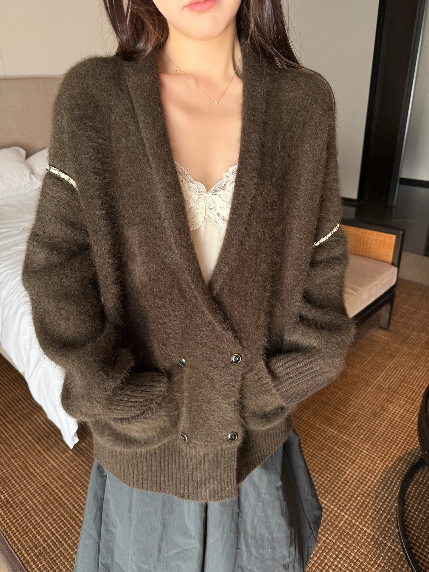 Laid-ba Large Sweater Wool Blend Animal Fur Collar Design Women's Loose Fit Long Sve Thiened Cardigan Spring Faion
Laid-ba Large Sweater Wool Blend Animal Fur Collar Design Women's Loose Fit Long Sve Thiened Cardigan Spring Faion