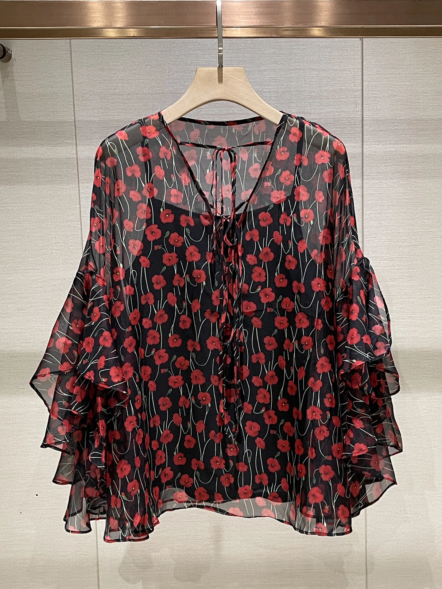 Chic V-Ne Floral Print irt with Knot Loose Fit Two-Piece Set Casual Commute Sle Breathable Comfortable Women'...
Chic V-Ne Floral Print irt with Knot Loose Fit Two-Piece Set Casual Commute Sle Breathable Comfortable Women'...