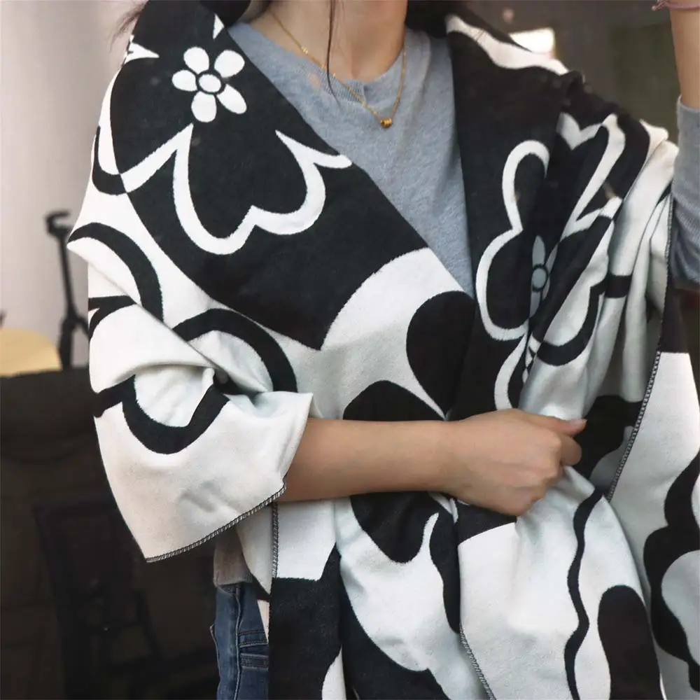 Camellia Printed Scarf Black White Flower Winter Cashmere Scarves Thick blanket Korean Style Scarves Large Wool Shawl
Camellia Printed Scarf Black White Flower Winter Cashmere Scarves Thick blanket Korean Style Scarves Large Wool Shawl