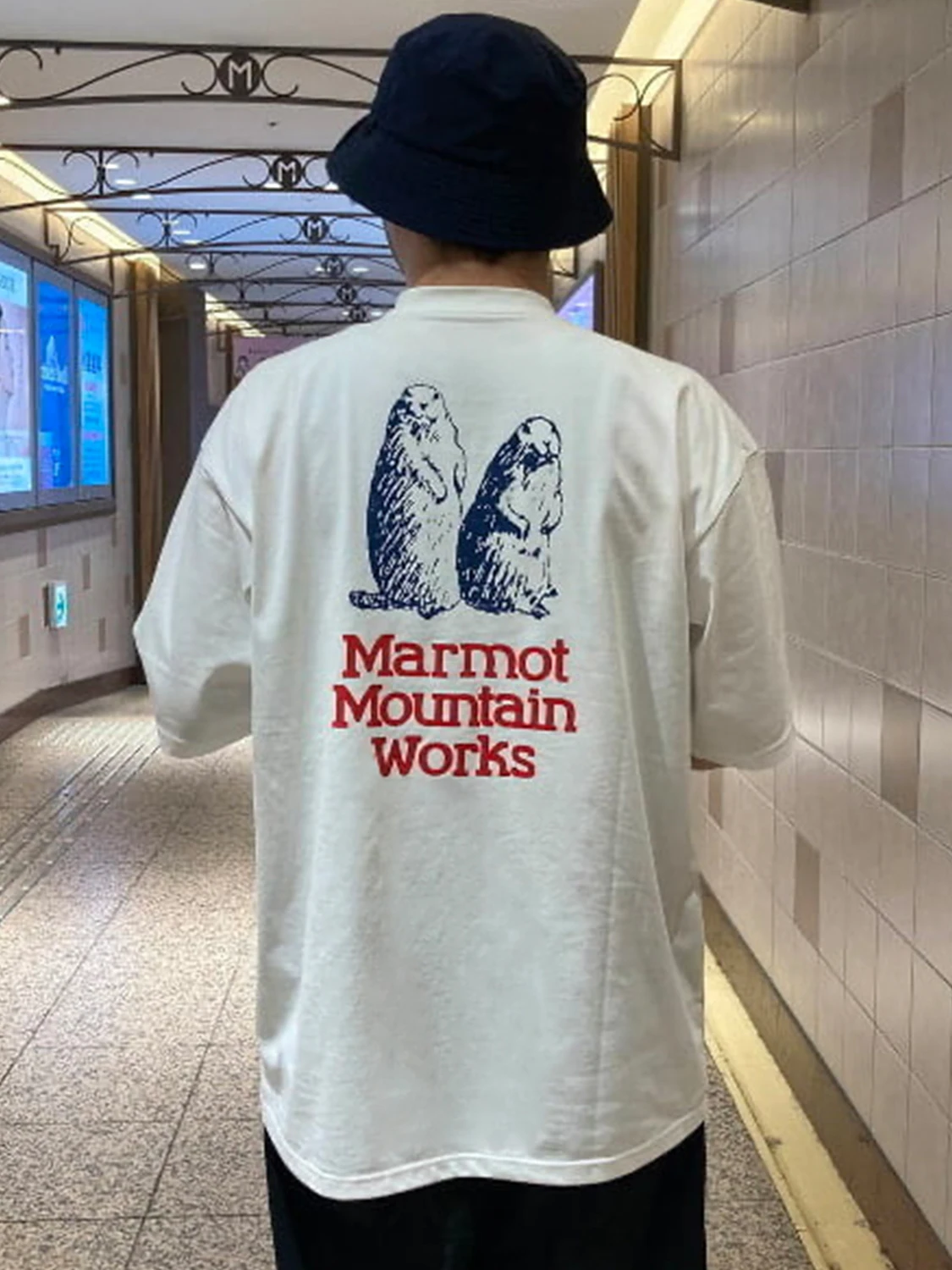 Мужская футболка свободного кроя с принтом Marmot, летняя повседневная, с коротким рукавом, хлопковая, с круглым вырезом, молодежная, трендовая, для повседневной носки
Мужская футболка свободного кроя с принтом Marmot, летняя повседневная, с коротким рукавом, хлопковая, с круглым вырезом, молодежная, трендовая, для повседневной носки