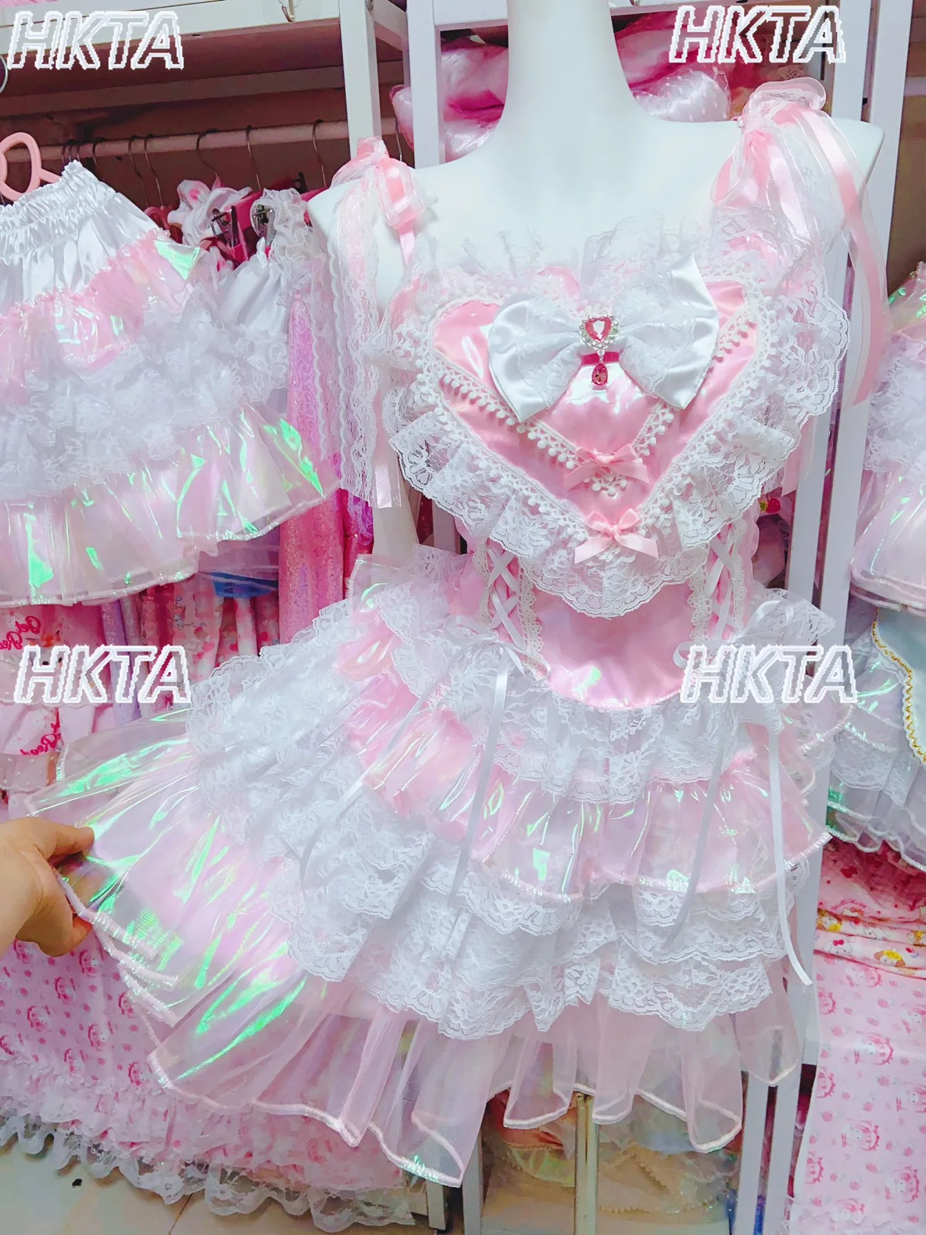 Original Lolita Dress Kawaii Girls Princess Jsk Ballet Dress 2026 Summer New Elegance Sweet Camisole Vest Skirt Suit 2-piece Set
Original Lolita Dress Kawaii Girls Princess Jsk Ballet Dress 2026 Summer New Elegance Sweet Camisole Vest Skirt Suit 2-piece Set