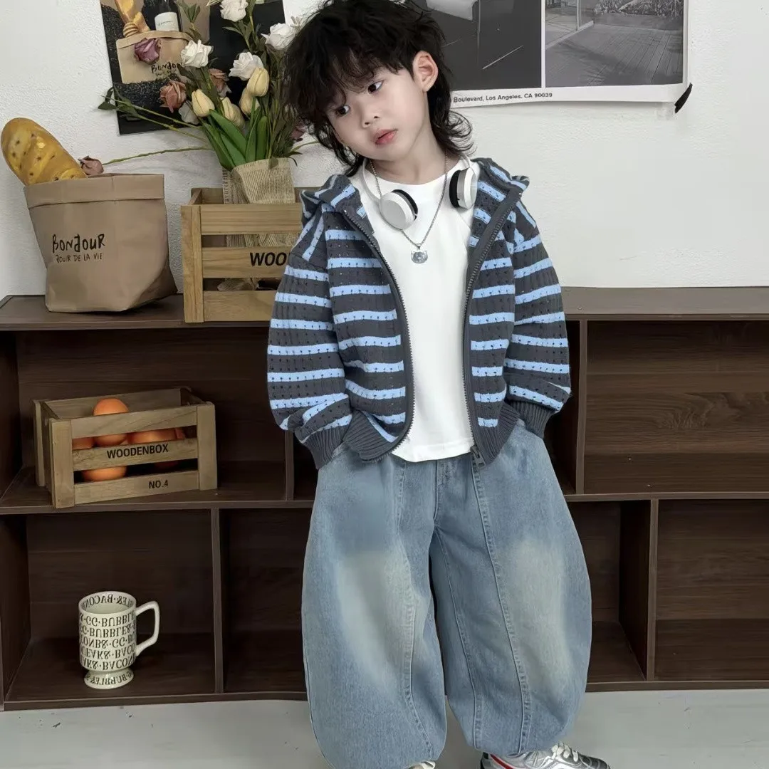 Spring Autumn Boy Set Fashion New Style Children's Striped Knitted Cardigan+Short sleeved T-shirt+Handsome 3-Piece Jeans Set
Spring Autumn Boy Set Fashion New Style Children's Striped Knitted Cardigan+Short sleeved T-shirt+Handsome 3-Piece Jeans Set