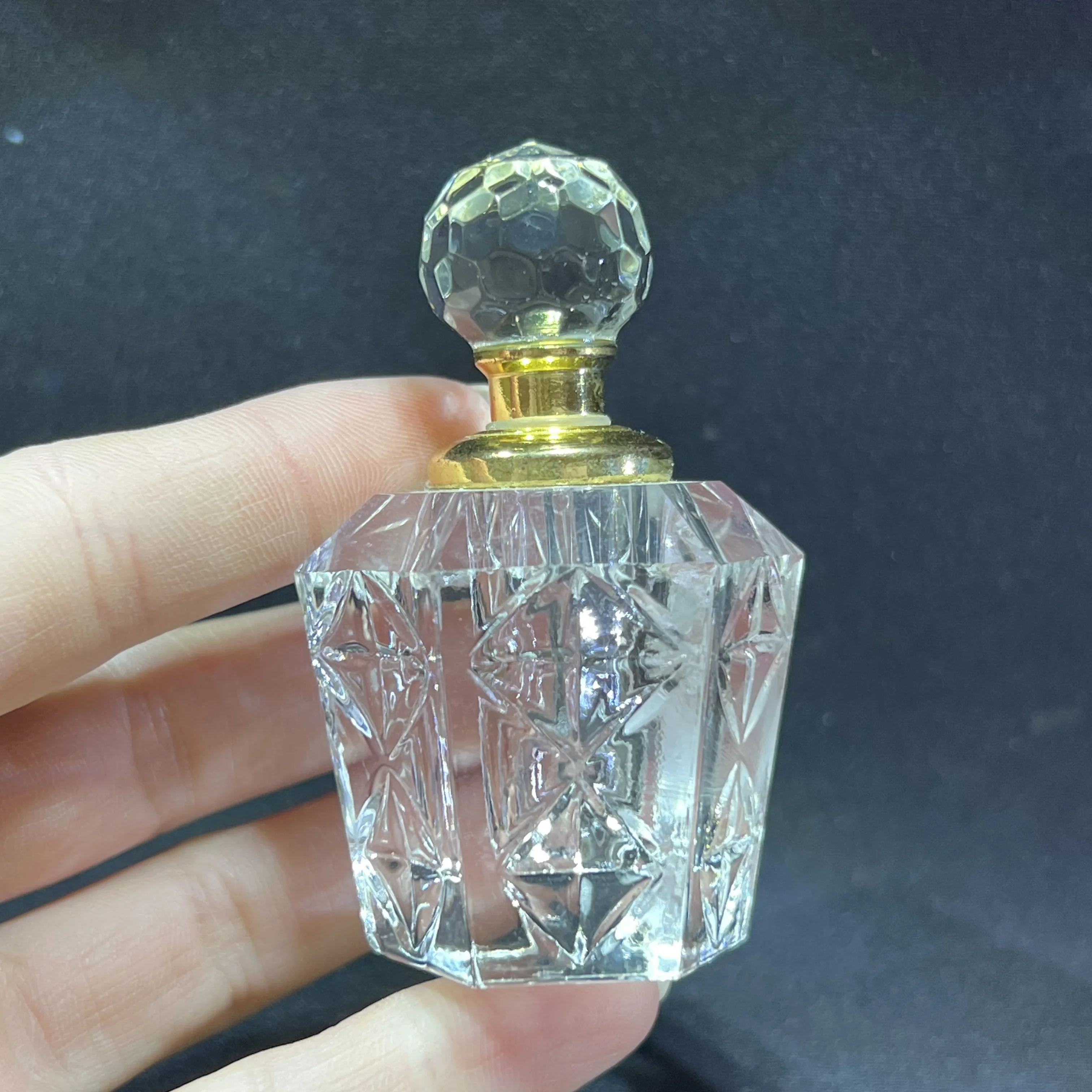 10ml Perfume Bottle Drop Type Transparent Glass Bottle Liquid Dispenser Portable Mini Perfumer Dispensing Bottle
10ml Perfume Bottle Drop Type Transparent Glass Bottle Liquid Dispenser Portable Mini Perfumer Dispensing Bottle