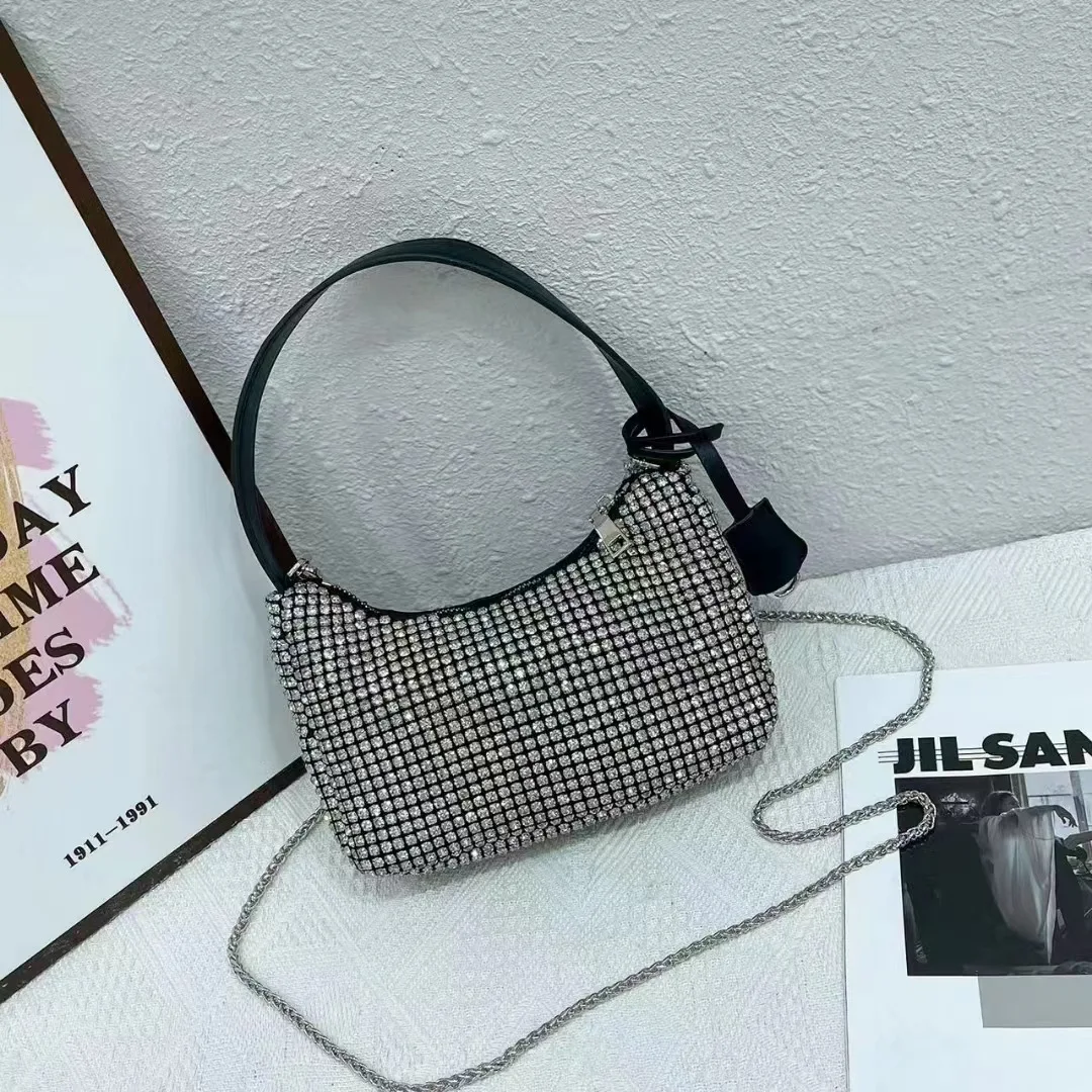 Сумки подмышки Интернет-знаменитости с бриллиантами Queen со стразами Pochette Soirée Femme Mariage Bolsos De Lujo Mujer Marcas Famosas
Сумки подмышки Интернет-знаменитости с бриллиантами Queen со стразами Pochette Soirée Femme Mariage Bolsos De Lujo Mujer Marcas Famosas