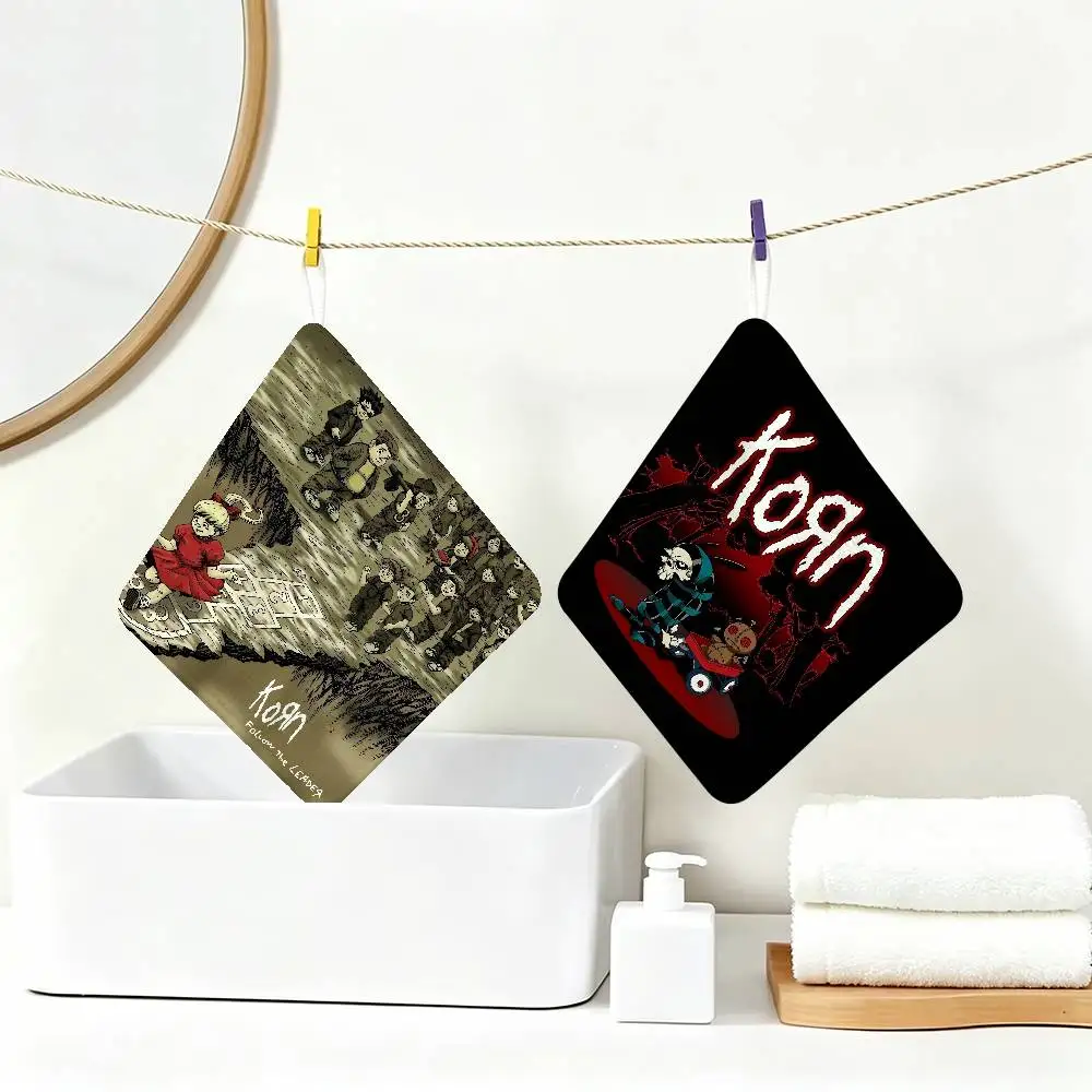 Fashion Band Rock Korn Multi-scene Polyester Cotton Towel, Hanging Hand Wiping Cloth for Kitchen Bathroom Hotel
Fashion Band Rock Korn Multi-scene Polyester Cotton Towel, Hanging Hand Wiping Cloth for Kitchen Bathroom Hotel