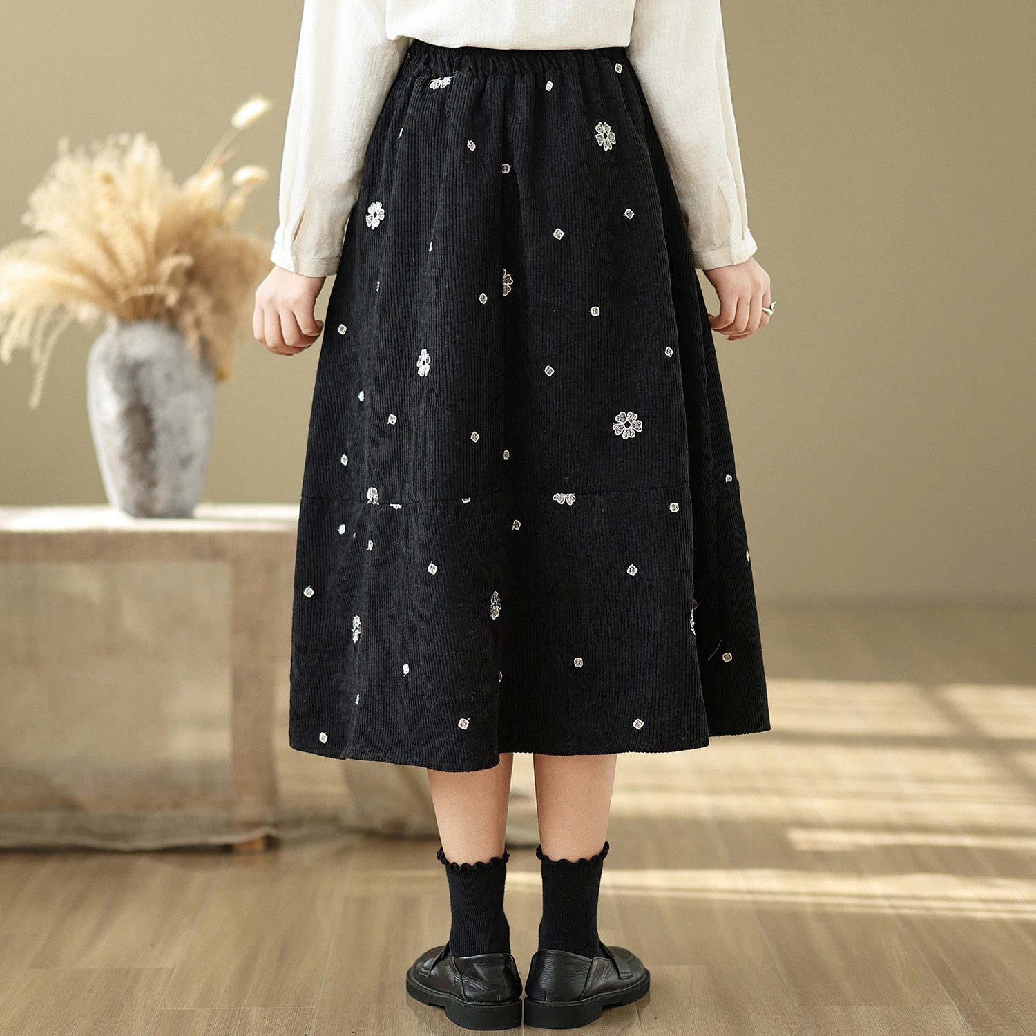 Good Quality Corduroy Skirt for Women's Spring Autumn Fashion Elastic Waist Flower Printing A-line Slim Fit Loose Casual Dress
Good Quality Corduroy Skirt for Women's Spring Autumn Fashion Elastic Waist Flower Printing A-line Slim Fit Loose Casual Dress