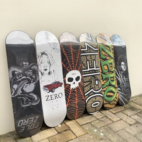 Zero Skateboard Deck, construction 100 % canadienne Maple à 7 plis, doté d'un profil à double bascule et disponible dans les options de taille :