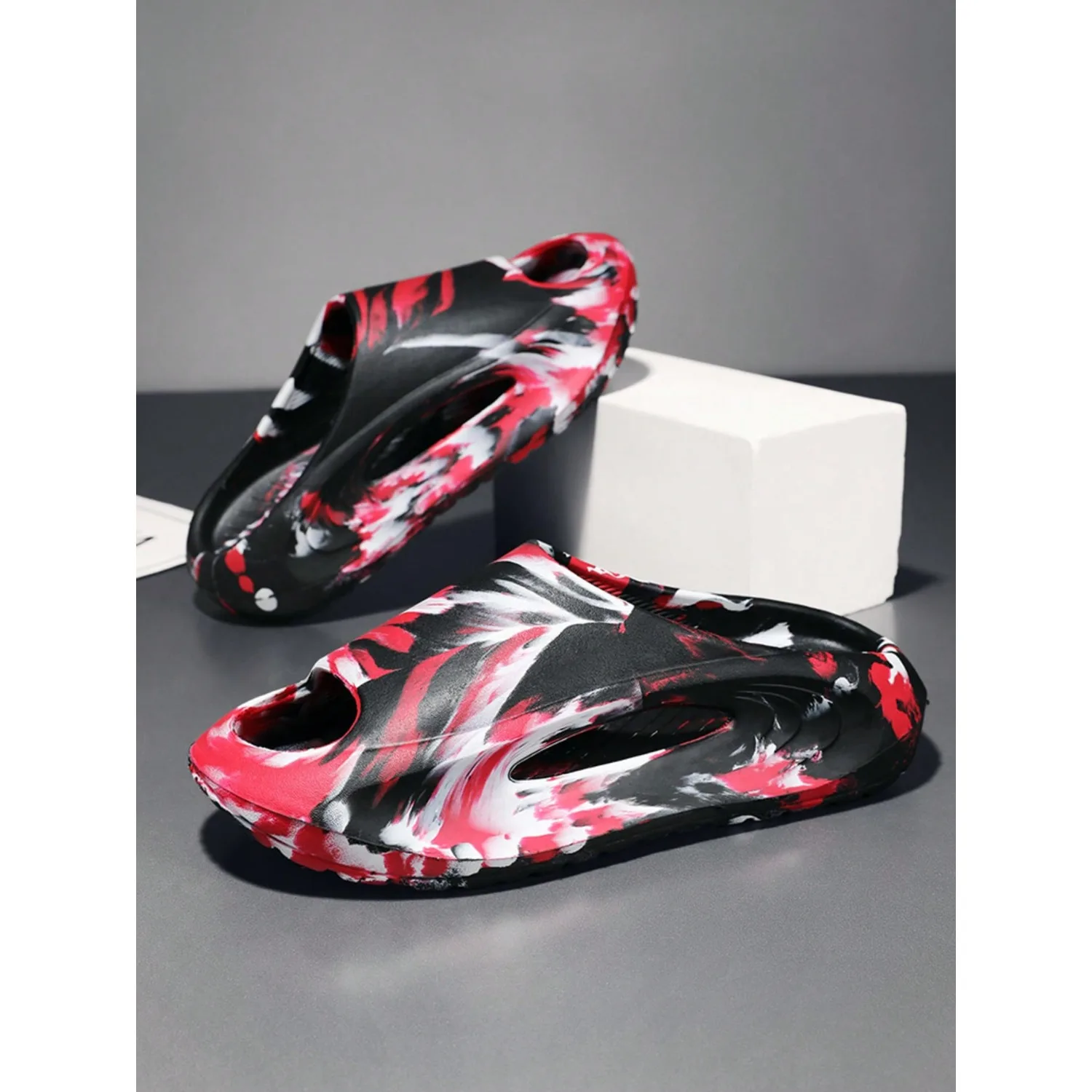 Men's Summer Outdoor Slides 2026 New Style Wear-Resistant Thick Sole Soft Cushioning One-Strap Beach Sandals
Men's Summer Outdoor Slides 2026 New Style Wear-Resistant Thick Sole Soft Cushioning One-Strap Beach Sandals