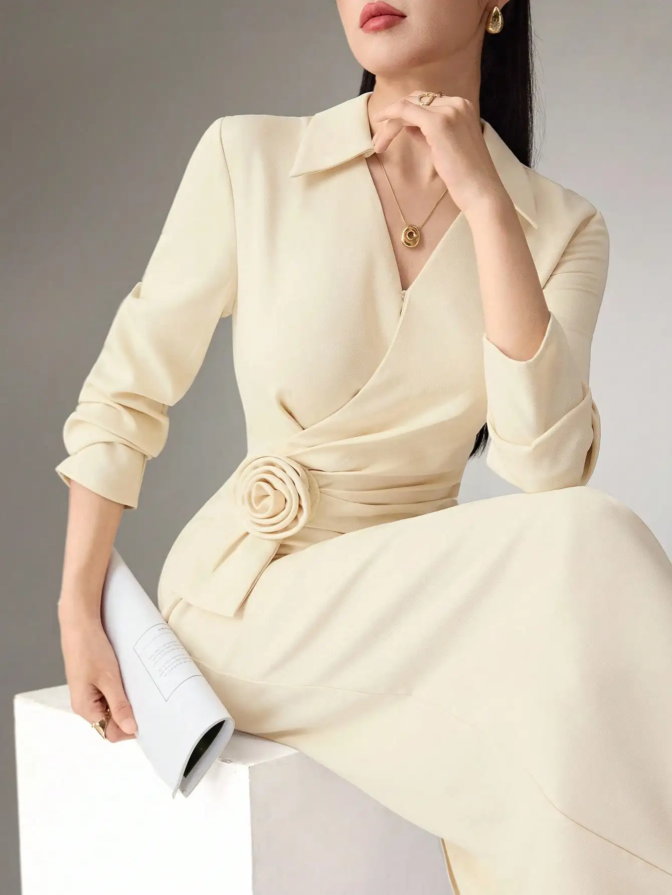 Cream V-Neck Wrap Dress with Floral Waist Detail, Office Elegant Style
Cream V-Neck Wrap Dress with Floral Waist Detail, Office Elegant Style