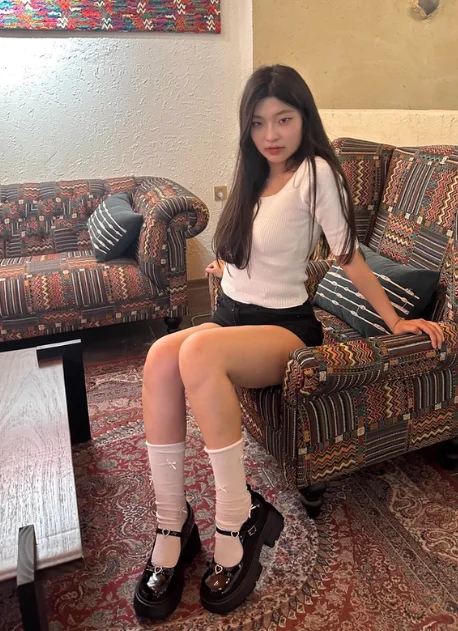 Solid Color Versatile Thick-Soled Mary Jane Loafers Sweet Cute Girl Bowknot Japanese JK Leather Shoes British Style Single Shoes
Solid Color Versatile Thick-Soled Mary Jane Loafers Sweet Cute Girl Bowknot Japanese JK Leather Shoes British Style Single Shoes