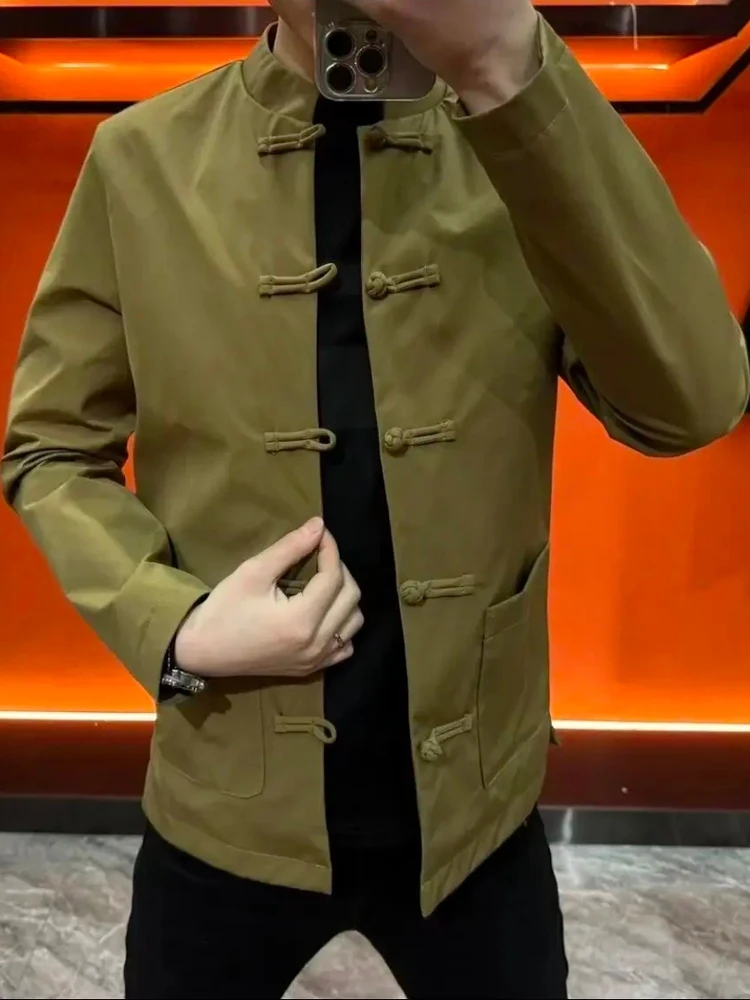 Высококачественный мужской новый весенне-осенний костюм Тан: модный, стильный, с длинными рукавами, декорированный пуговицами
Высококачественный мужской новый весенне-осенний костюм Тан: модный, стильный, с длинными рукавами, декорированный пуговицами