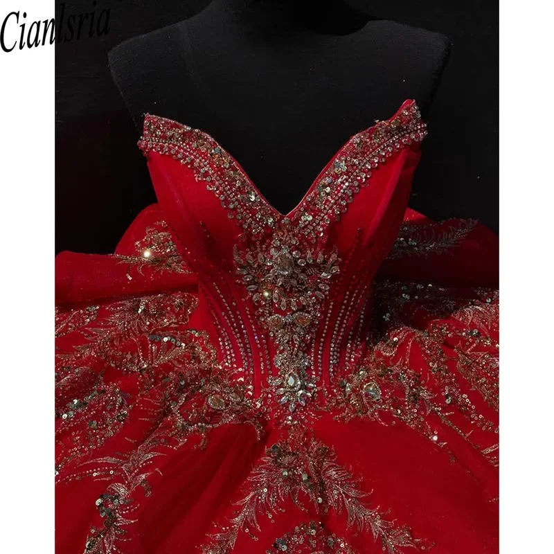 Glittering Burgundy Quinceanera Dresses Gold Beading Lace Appliques Vestidos De 15 Anos Birthday Party Customized
Glittering Burgundy Quinceanera Dresses Gold Beading Lace Appliques Vestidos De 15 Anos Birthday Party Customized