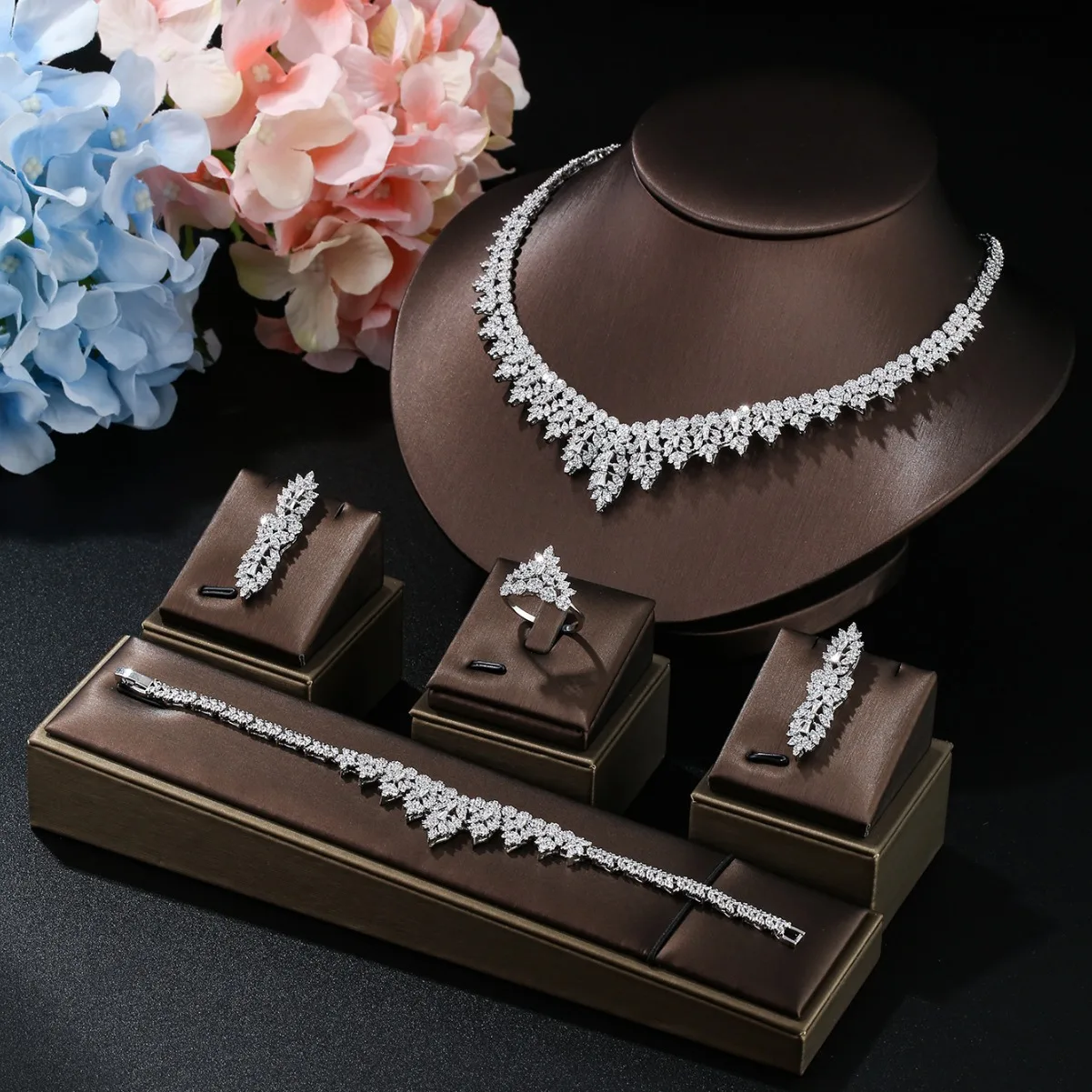 4pcs Luxury Bridal Jewelry Set For Wedding Cubic Zirconia Dubai Indian Necklace Earring Bracelet Ring For Women Bride Jewellery
4pcs Luxury Bridal Jewelry Set For Wedding Cubic Zirconia Dubai Indian Necklace Earring Bracelet Ring For Women Bride Jewellery