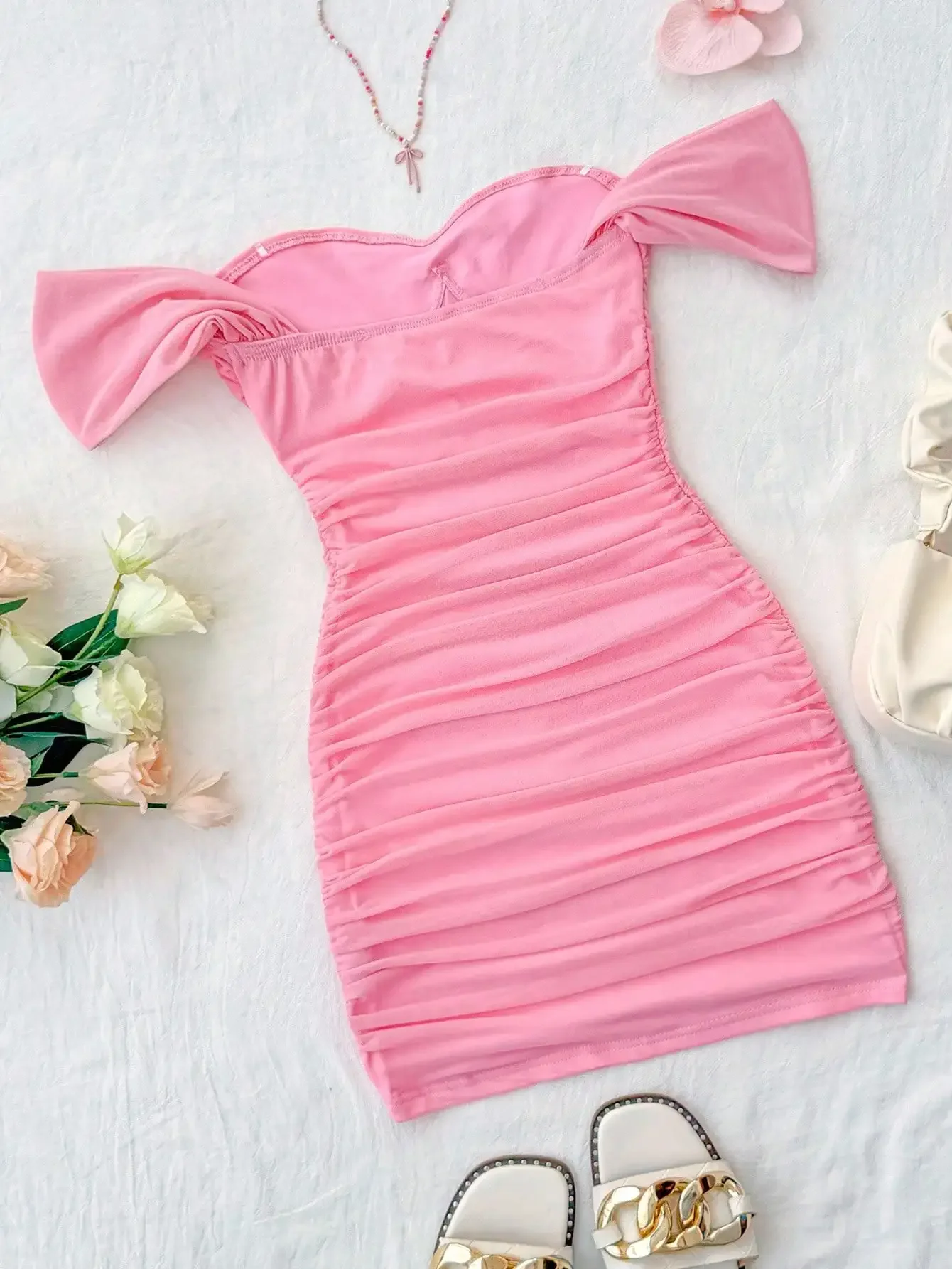 Pink Off Shoulder Ruched Mini Dress Women Summer Solid Color Fitted Dress
Pink Off Shoulder Ruched Mini Dress Women Summer Solid Color Fitted Dress