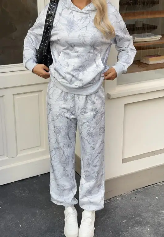 Two Piece Set Women Outfit 2025 Spring Autumn New Pocket Design Long Sleeved Hooded Sweatshirt & High Waist Cuffed Pants Set
Two Piece Set Women Outfit 2025 Spring Autumn New Pocket Design Long Sleeved Hooded Sweatshirt & High Waist Cuffed Pants Set