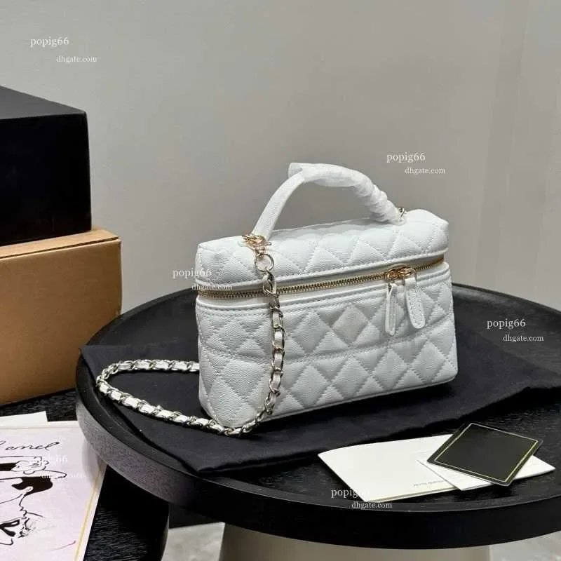 Women Designer Makeup Bag Caviar Leather Gold Ball Metal Hardware Matelasse Chain Zipper Cosmetic Case Purse Shoulder Cross Body
Women Designer Makeup Bag Caviar Leather Gold Ball Metal Hardware Matelasse Chain Zipper Cosmetic Case Purse Shoulder Cross Body