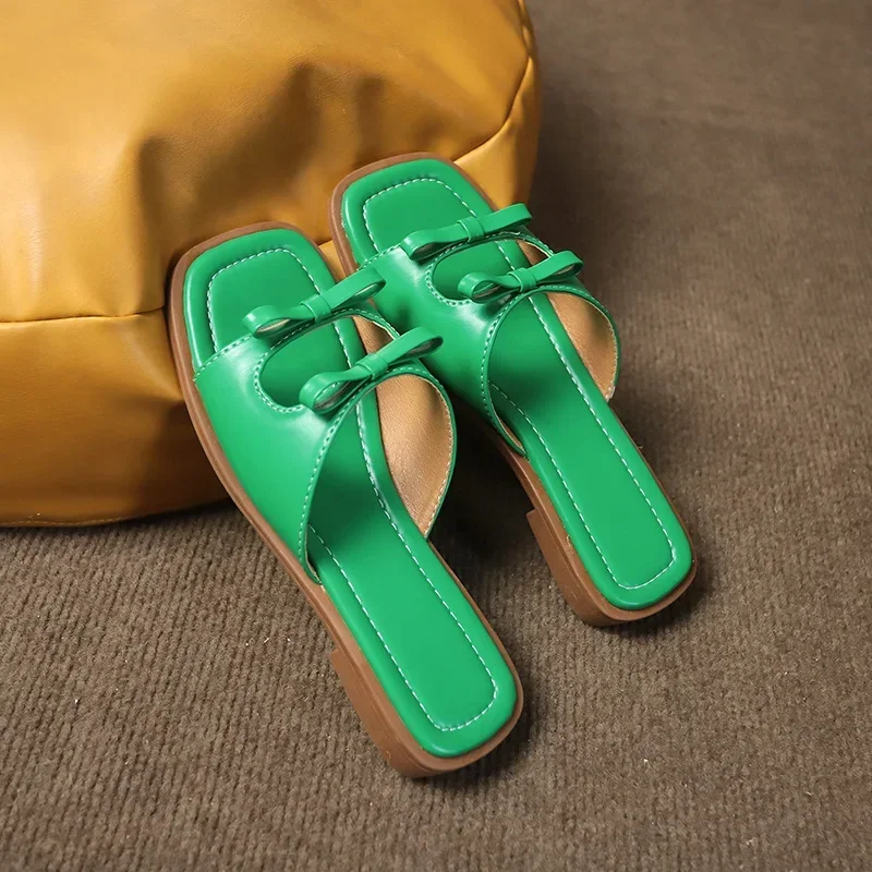 New Bow-tie Square Flat Slippers for Women Wearing Open-toed Loafers on The Beach
New Bow-tie Square Flat Slippers for Women Wearing Open-toed Loafers on The Beach