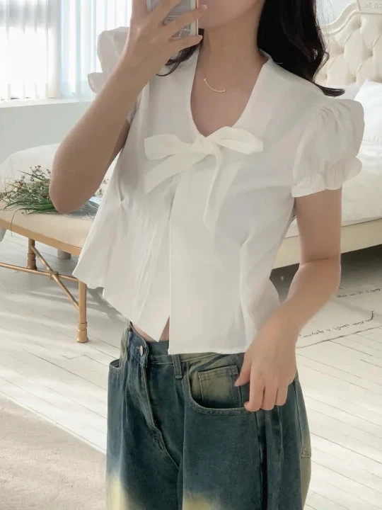Korean Sle Slim Fit ort Sve V-Ne irt Women's Summer 2025 New Faion Knot Tie Top Ele Chubak
Korean Sle Slim Fit ort Sve V-Ne irt Women's Summer 2025 New Faion Knot Tie Top Ele Chubak