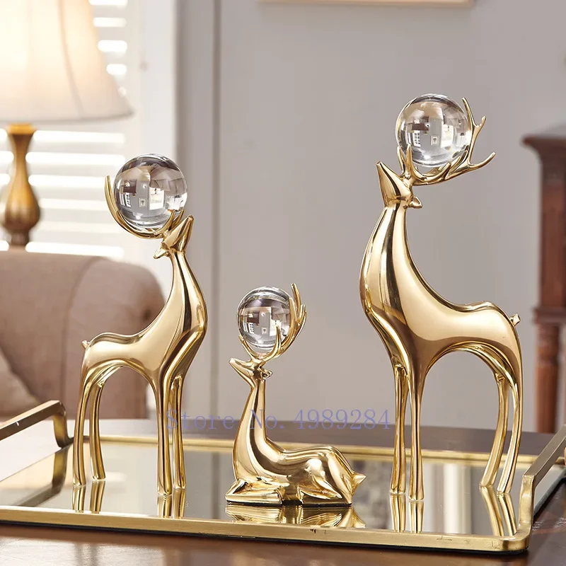 Pure copper gold Deer ornaments set Crystal ball Animal statue sculpture Home decoration accessories Figurines crafts gift
Pure copper gold Deer ornaments set Crystal ball Animal statue sculpture Home decoration accessories Figurines crafts gift