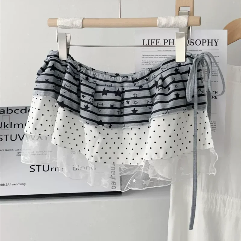 Women Y2k Layered Tiered Mini Skirt Star Polka Dot Print Mesh Hem Elastic Waist Streetwear Cover Up Skirt One-piece Wrap Skirt
Women Y2k Layered Tiered Mini Skirt Star Polka Dot Print Mesh Hem Elastic Waist Streetwear Cover Up Skirt One-piece Wrap Skirt