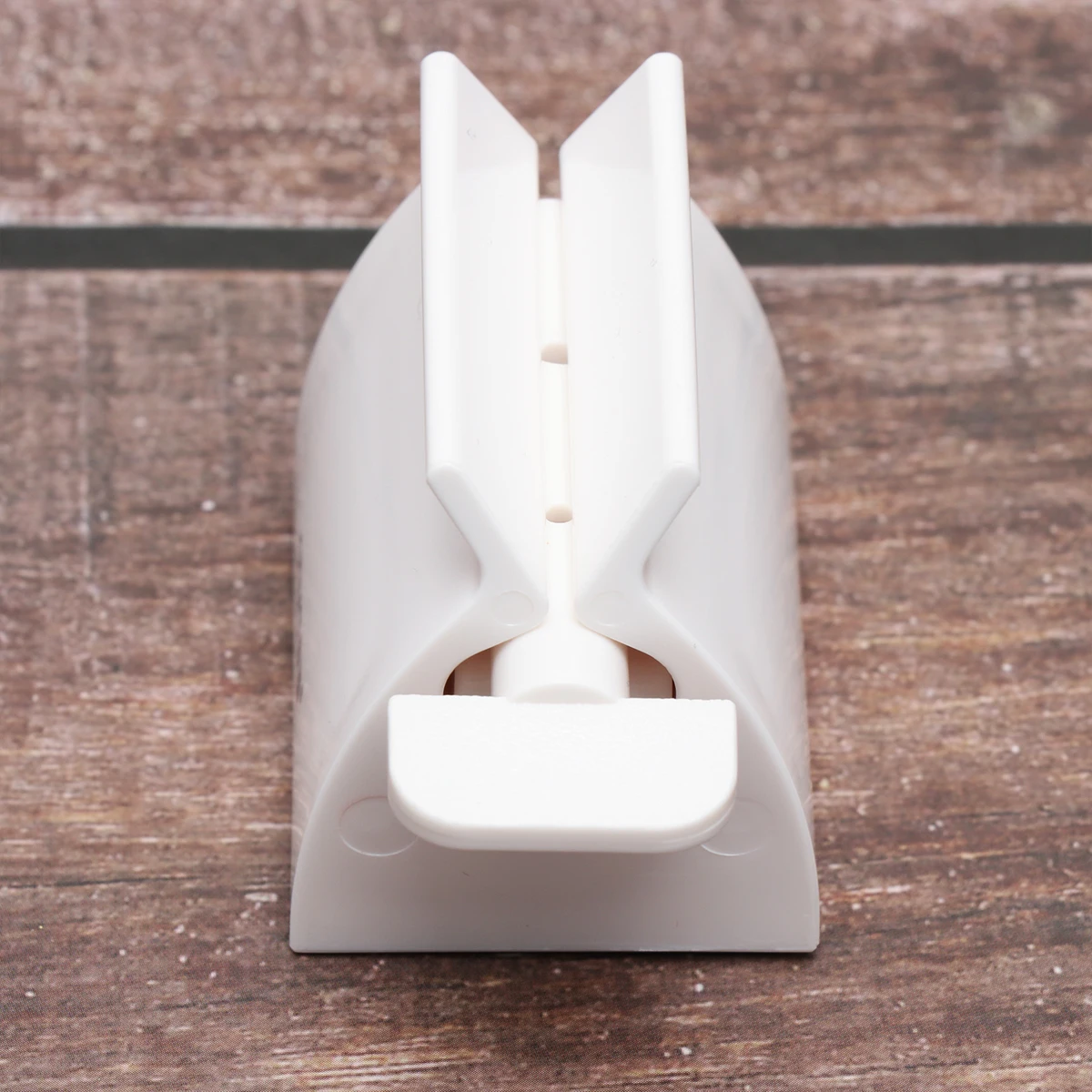 Toothpaste Squeezer Rolling Tube Dispenser Bathroom Accessories Lotion Saver Plastic Home Life Helper Save Money
Toothpaste Squeezer Rolling Tube Dispenser Bathroom Accessories Lotion Saver Plastic Home Life Helper Save Money