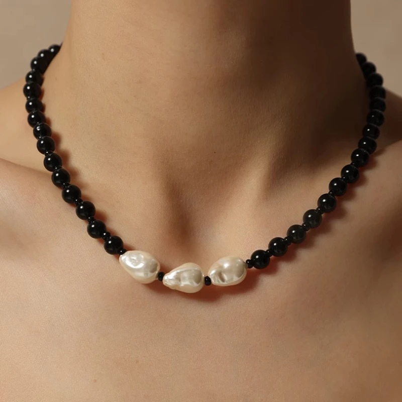 2025 New Black Beaded Necklaces for Women Imitation Pearl Glass Designer Necklace High Quality Clavicle Chain Choker Jewelry
2025 New Black Beaded Necklaces for Women Imitation Pearl Glass Designer Necklace High Quality Clavicle Chain Choker Jewelry