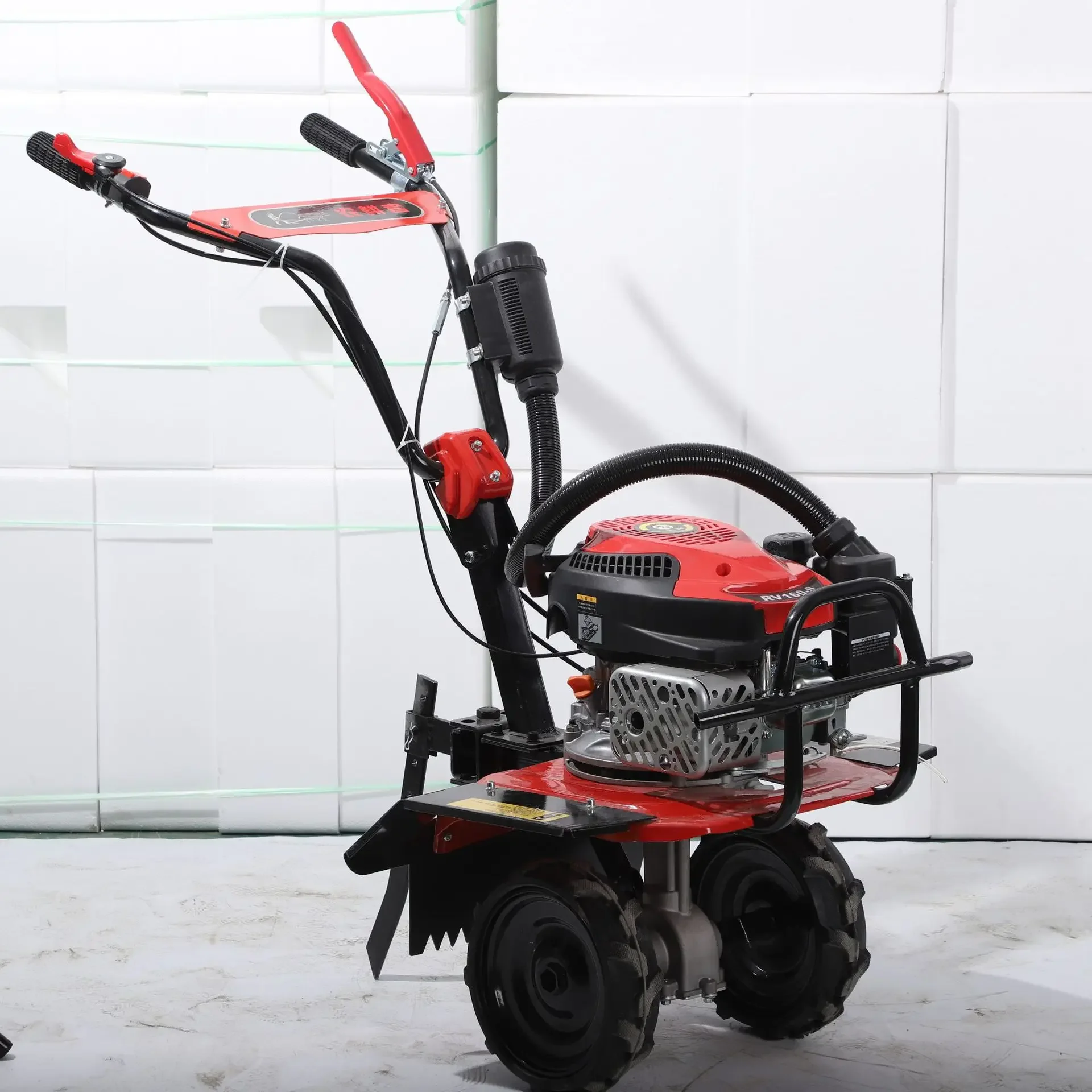 Hand-pushed micro-tillage machine, multi-functional agricultural land machine, gasoline lawn mower
Hand-pushed micro-tillage machine, multi-functional agricultural land machine, gasoline lawn mower