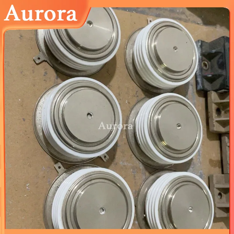 SKT760/14E SKT760/12E SKT760/16E SKT760/18E Thyristors Module
SKT760/14E SKT760/12E SKT760/16E SKT760/18E Thyristors Module